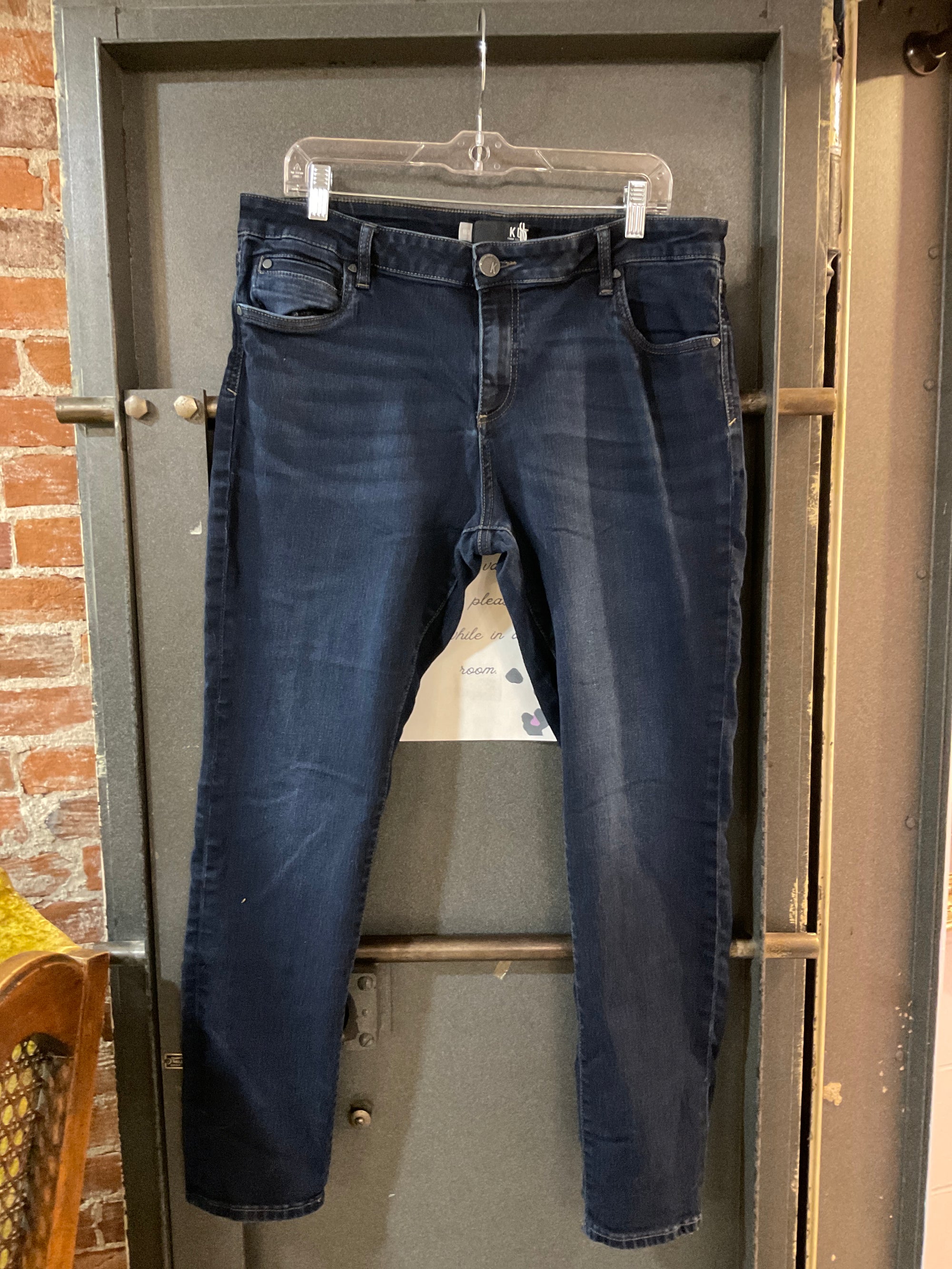 DARK KUT DENIM 16