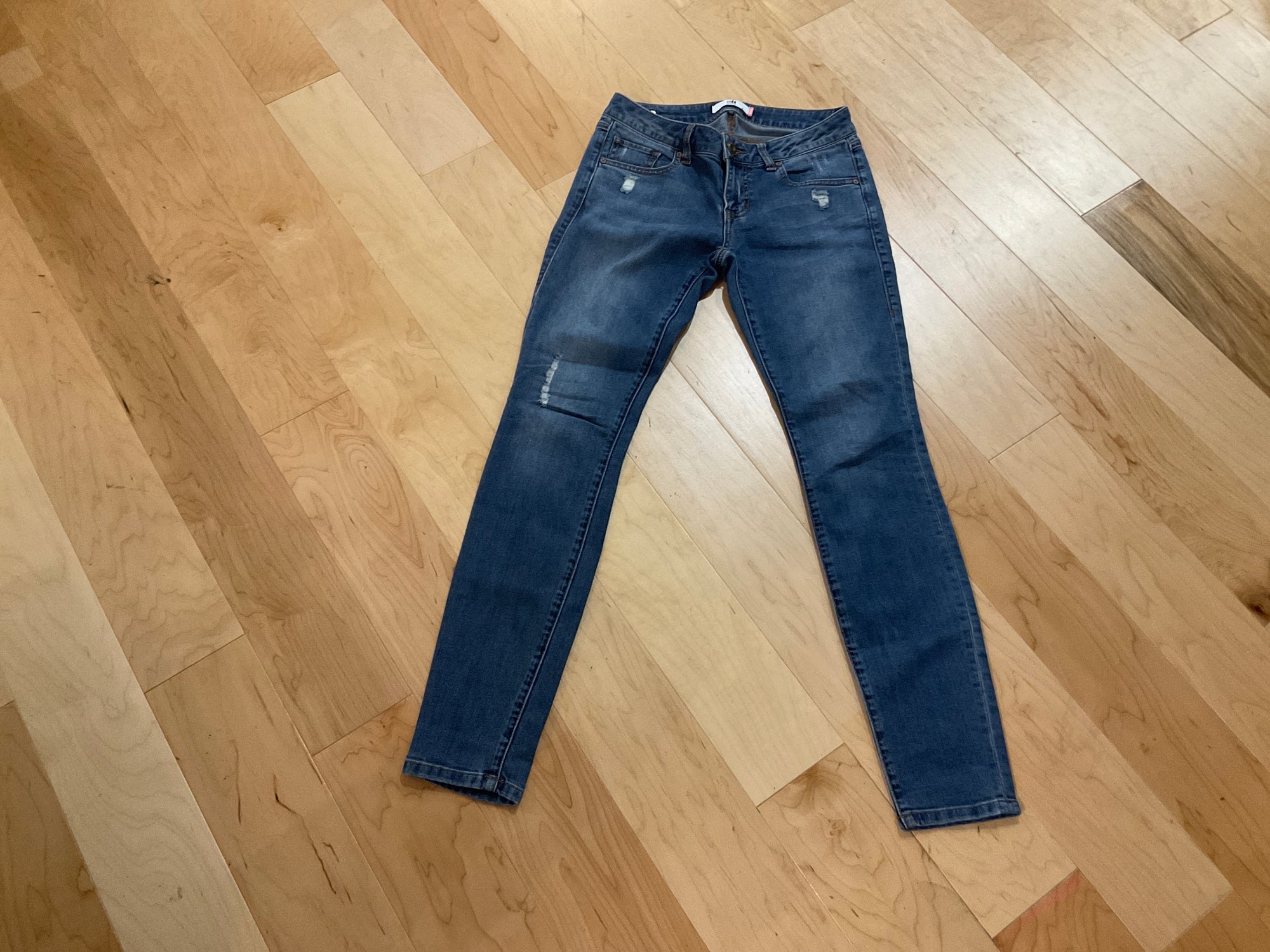 MEDIUM WASH CABI DENIM 2