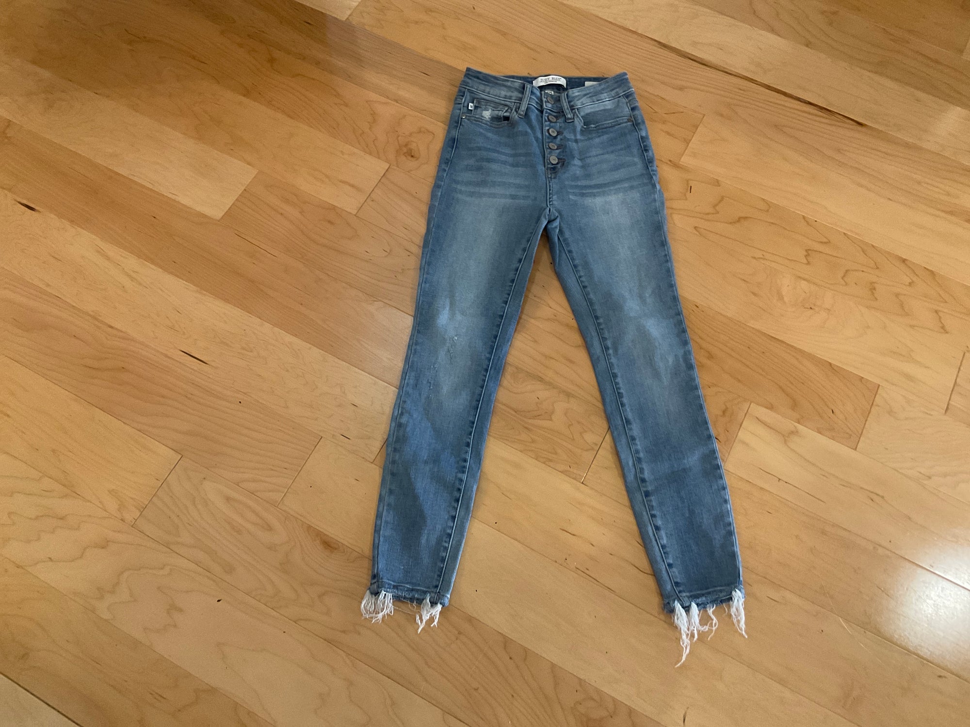 LIGHT WASH JUDY BLUE DENIM 1