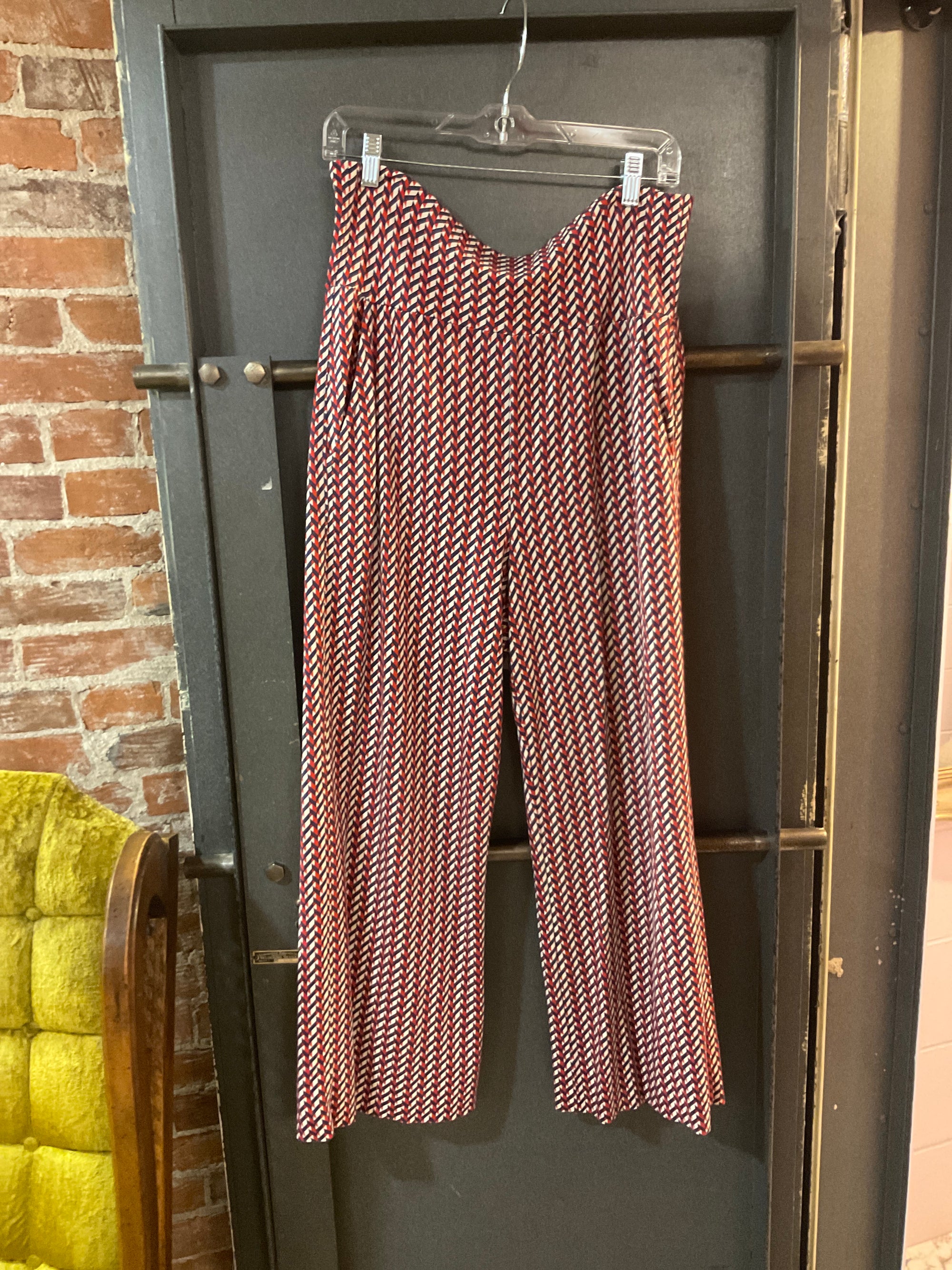 RED/WHITE/ BLUE PATTERN CABI PANTS L