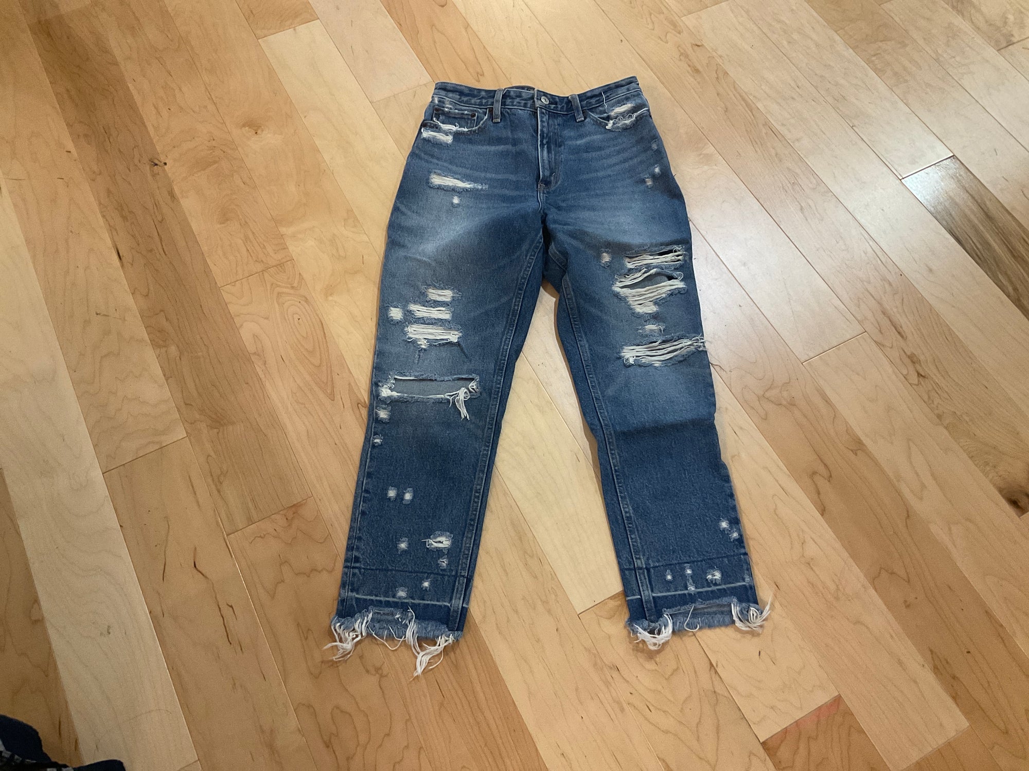 MEDIUM WASH ABERCROMBIE DENIM 6
