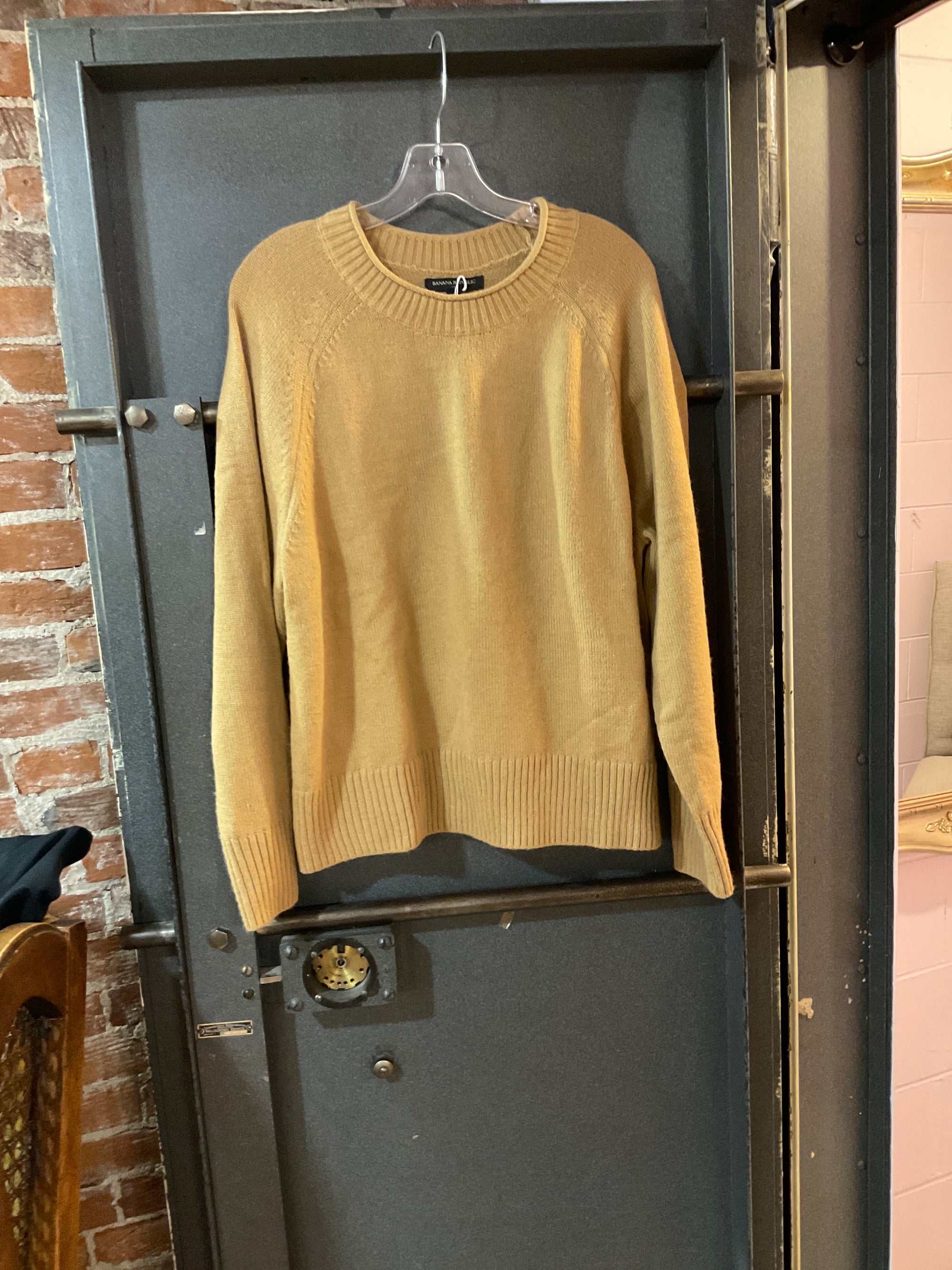 BROWN BANANA REPUBLIC SWEATER L