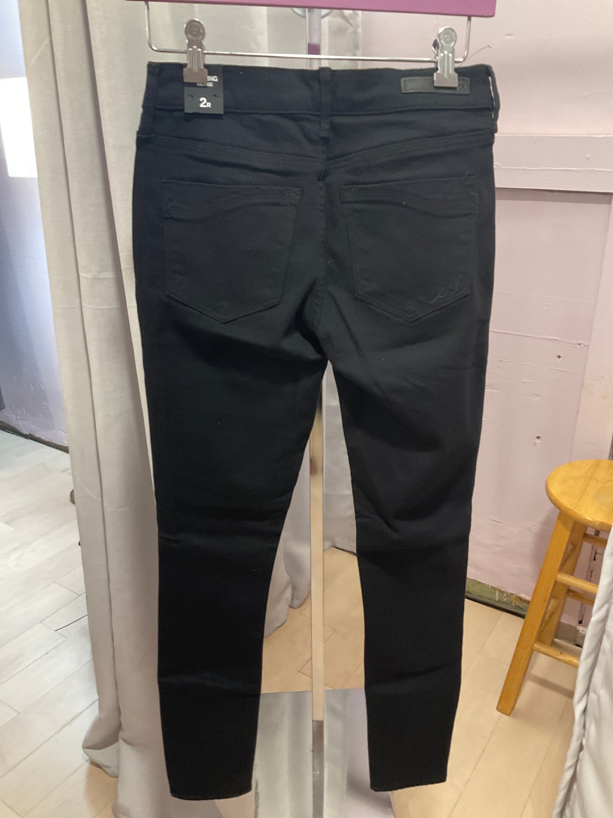 {{ClientCode}} BLACK EXPRESS JEANS, 2