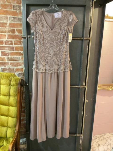 {{ClientCode}} TAUPE JS COLLECTIONS FORMAL DRESS, 6P