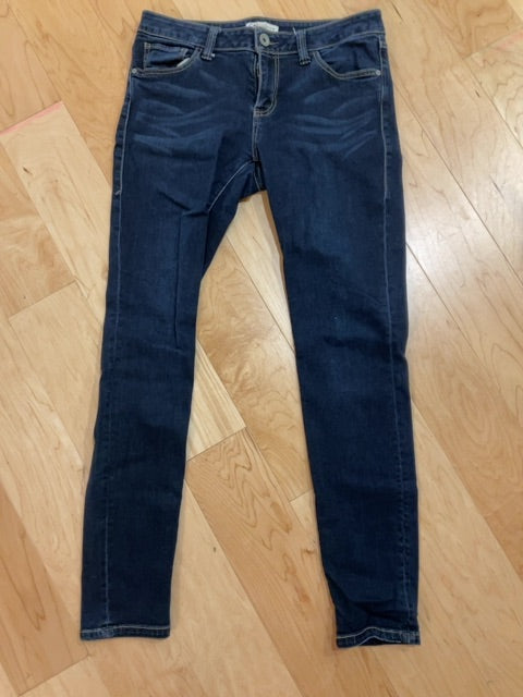 DARK DENIM CABI SKINNY JEANS 8