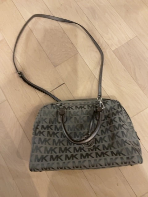 GREY MICHAEL KORS SATCHEL