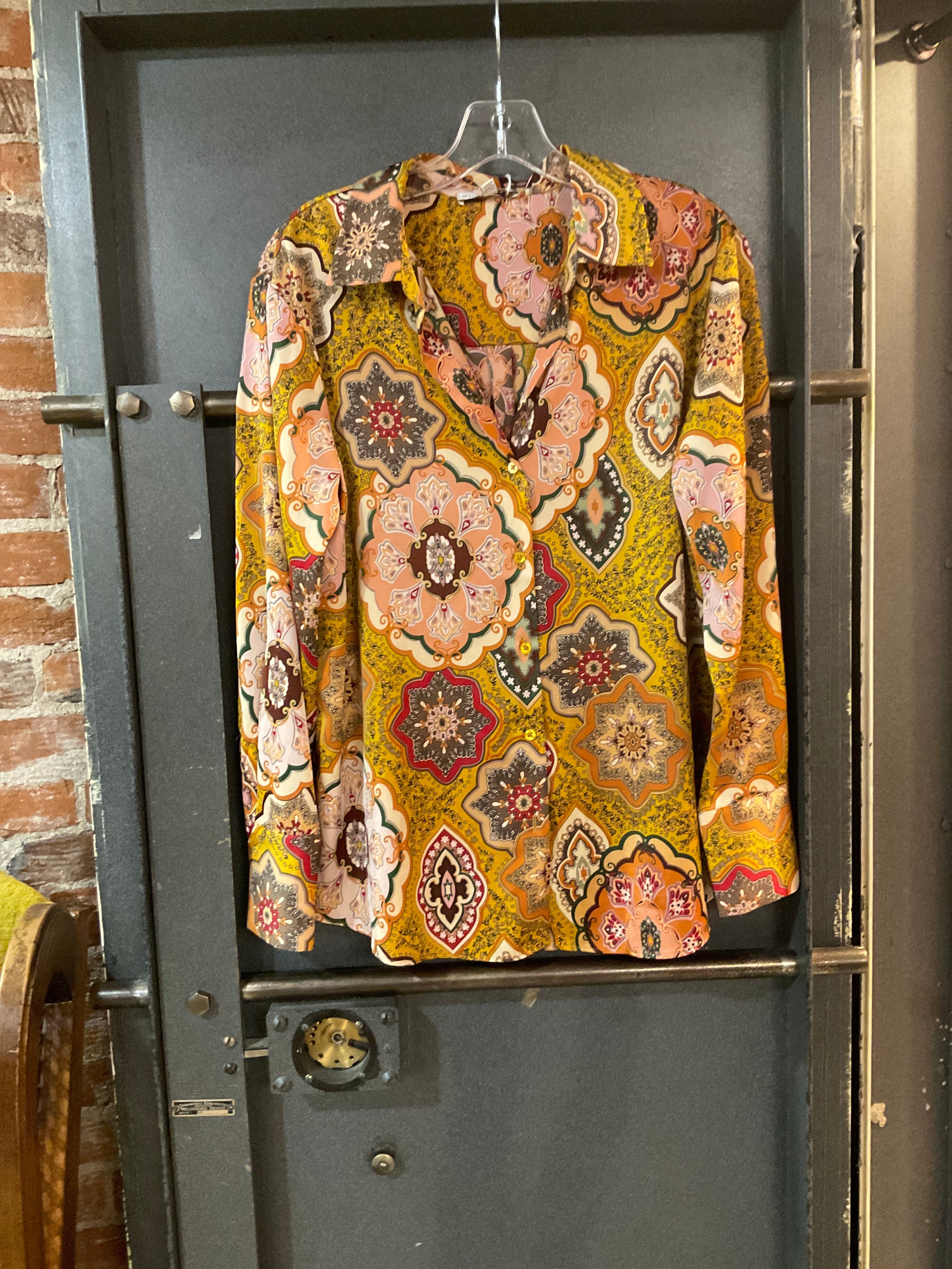 Upscale Resale - Long Sleeve Tops – Traces Boutique