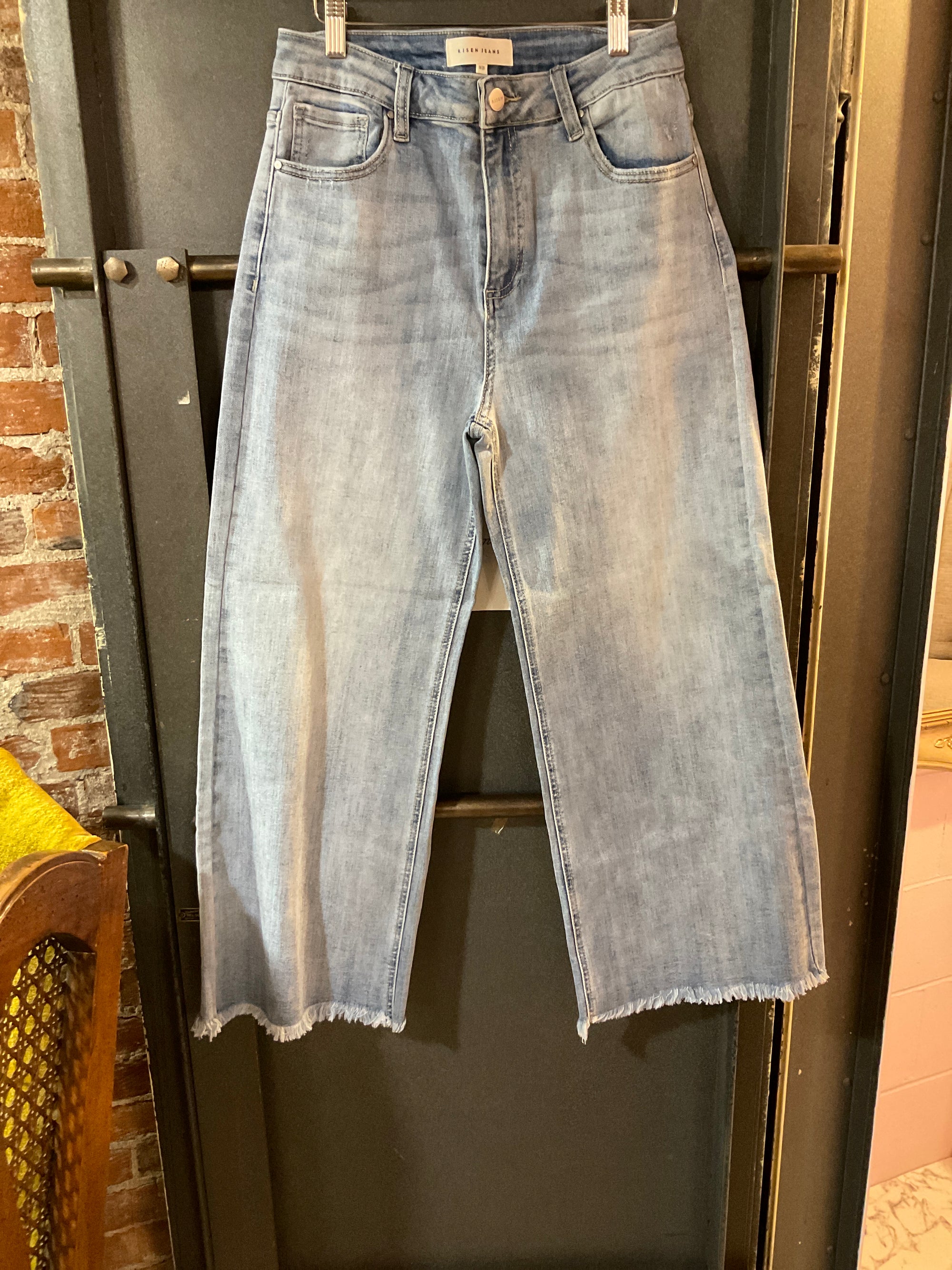 LIGHT WASH RISEN DENIM 9