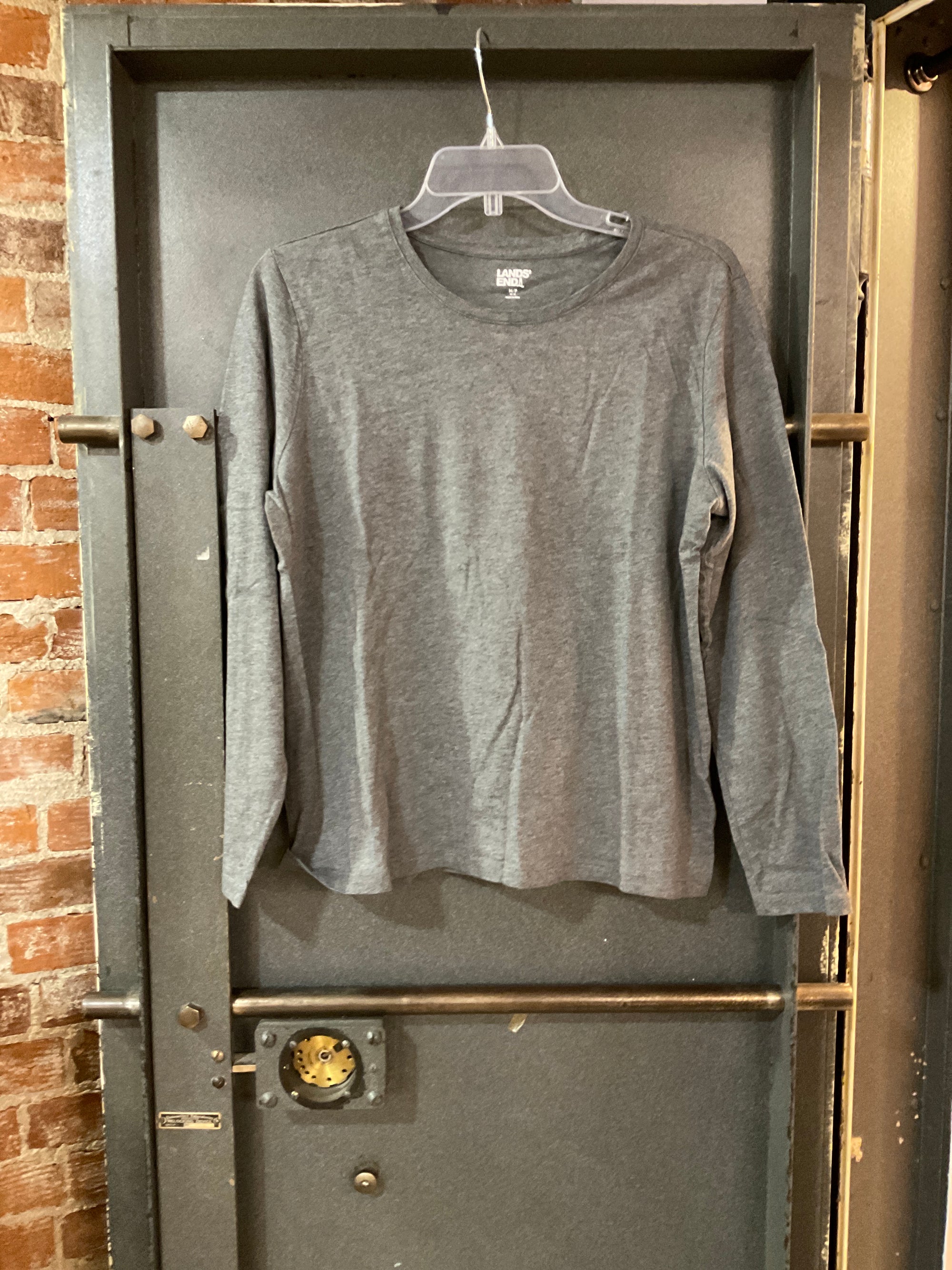 GREY LANDS END LONG SLEEVE SHIRT M