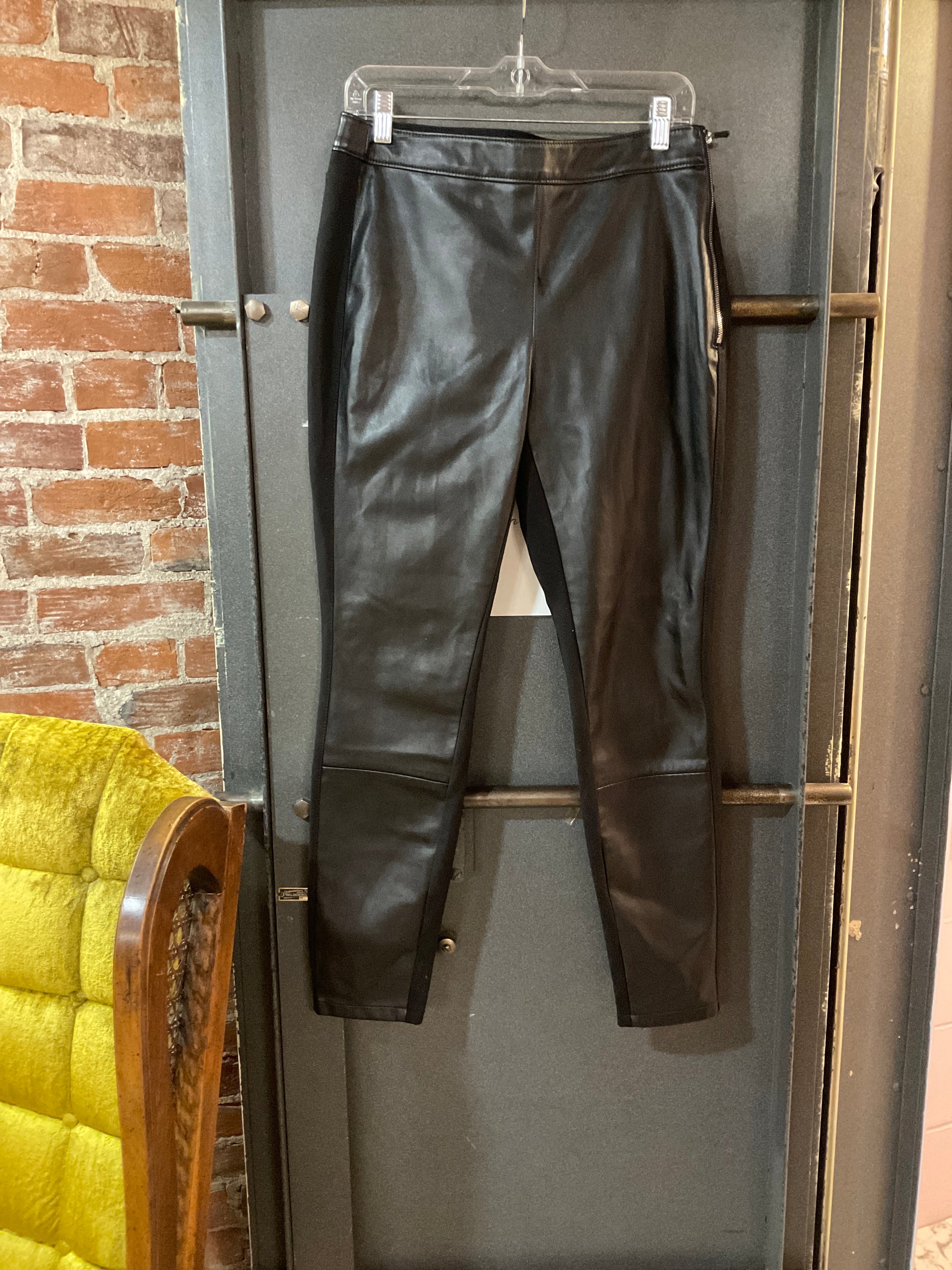 BLACK WHITE HOUSE BLACK MARKET PANTS 8