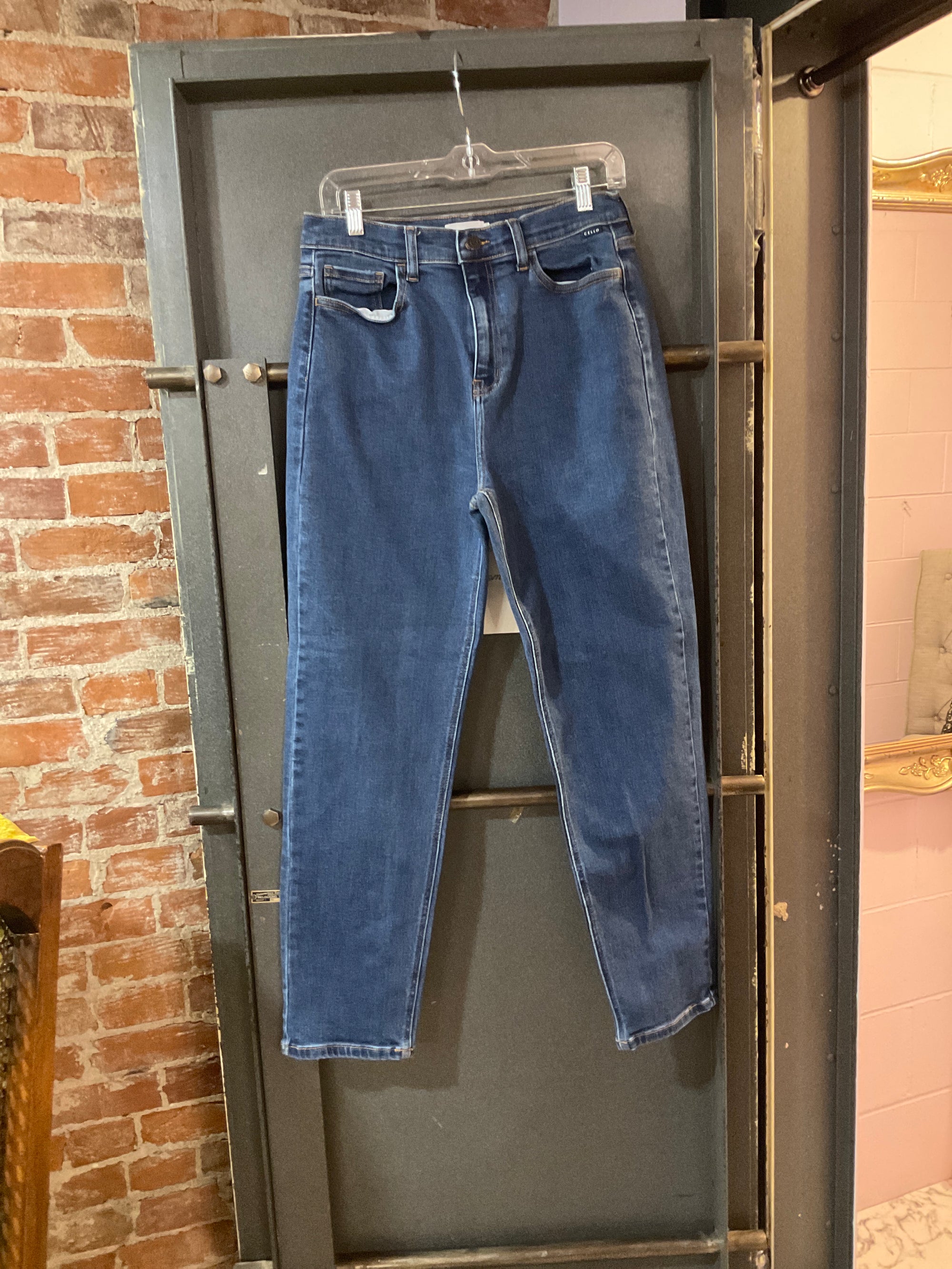 DARK WASH CELLO DENIM 11