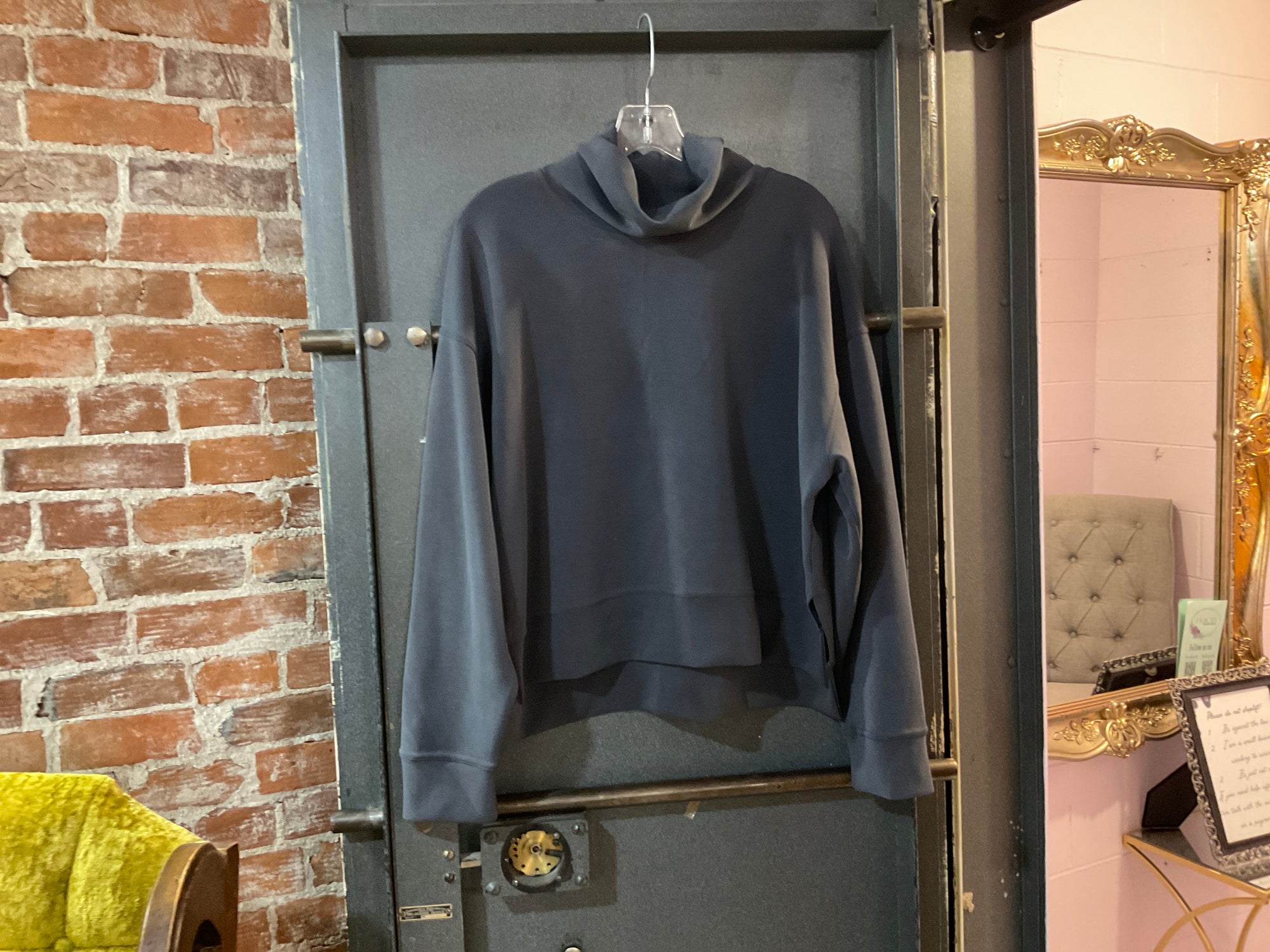 GRAY SECOND SKIN LONG SLEEVE SHIRT M