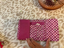 Load image into Gallery viewer, {{ClientCode}} PINK MULTI VERA BRADLEY WALLET
