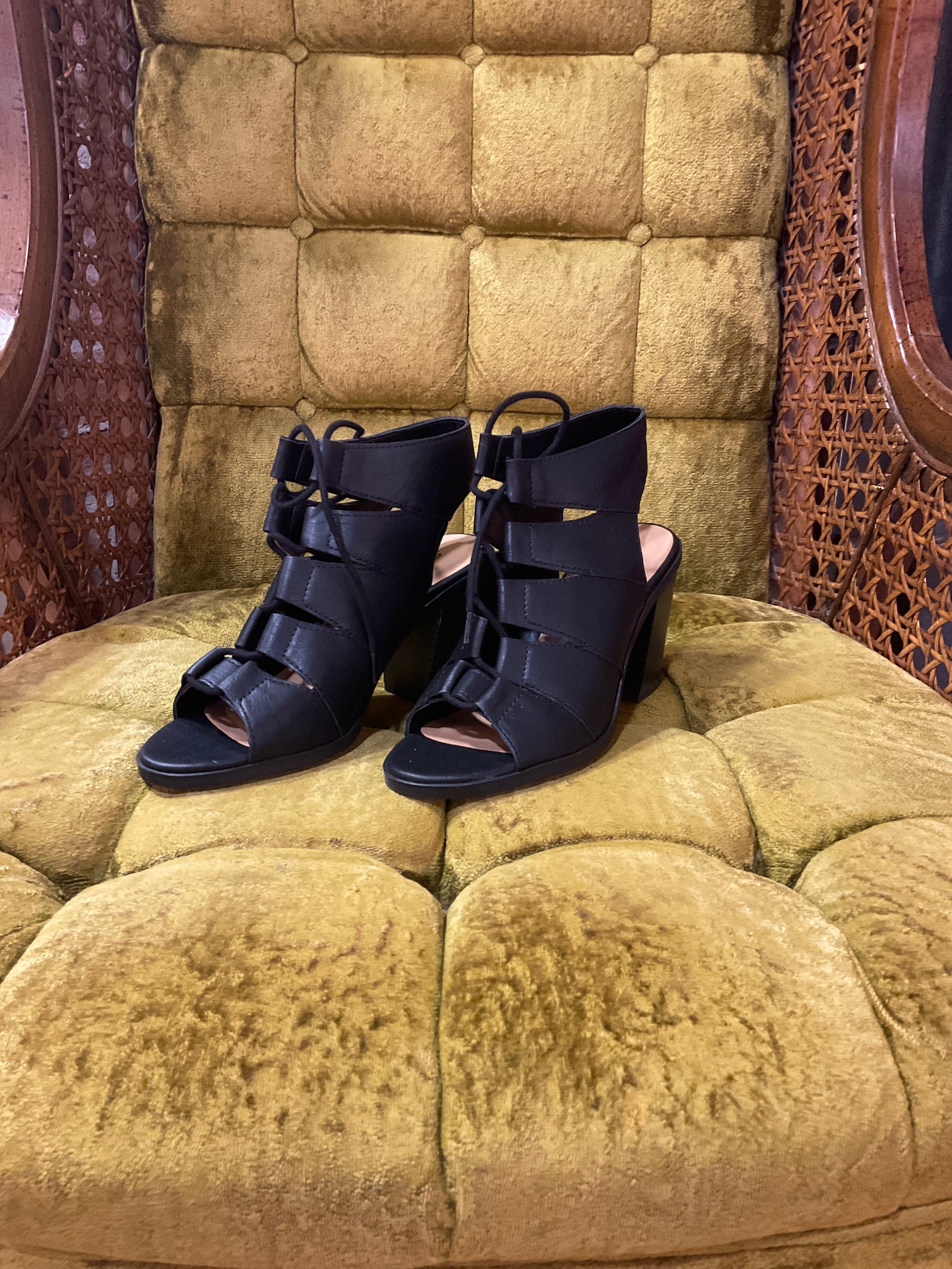 BLACK SODA SHOE 7