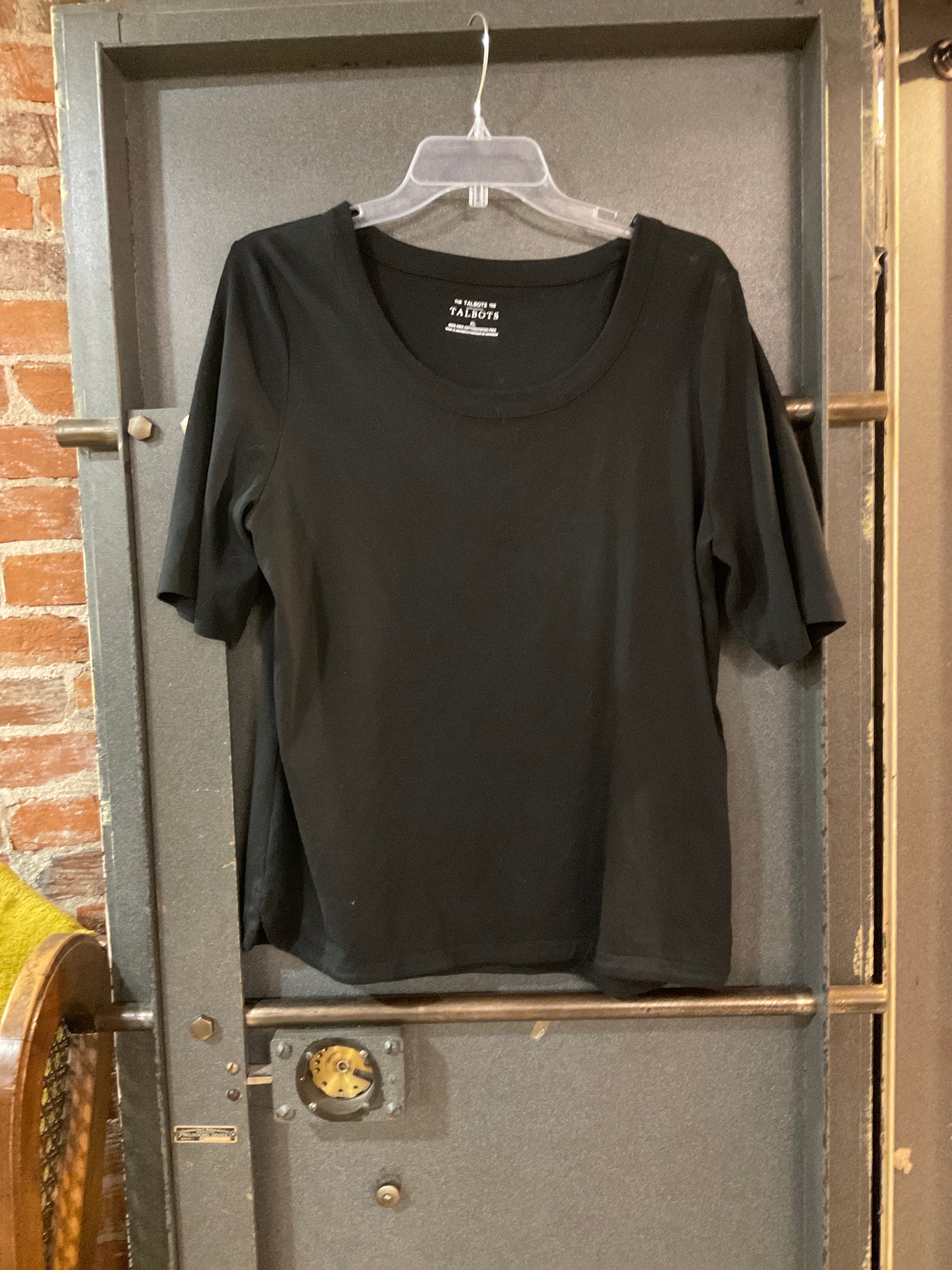 BLACK TALBOTS SHORT SLEEVE SHIRT XL