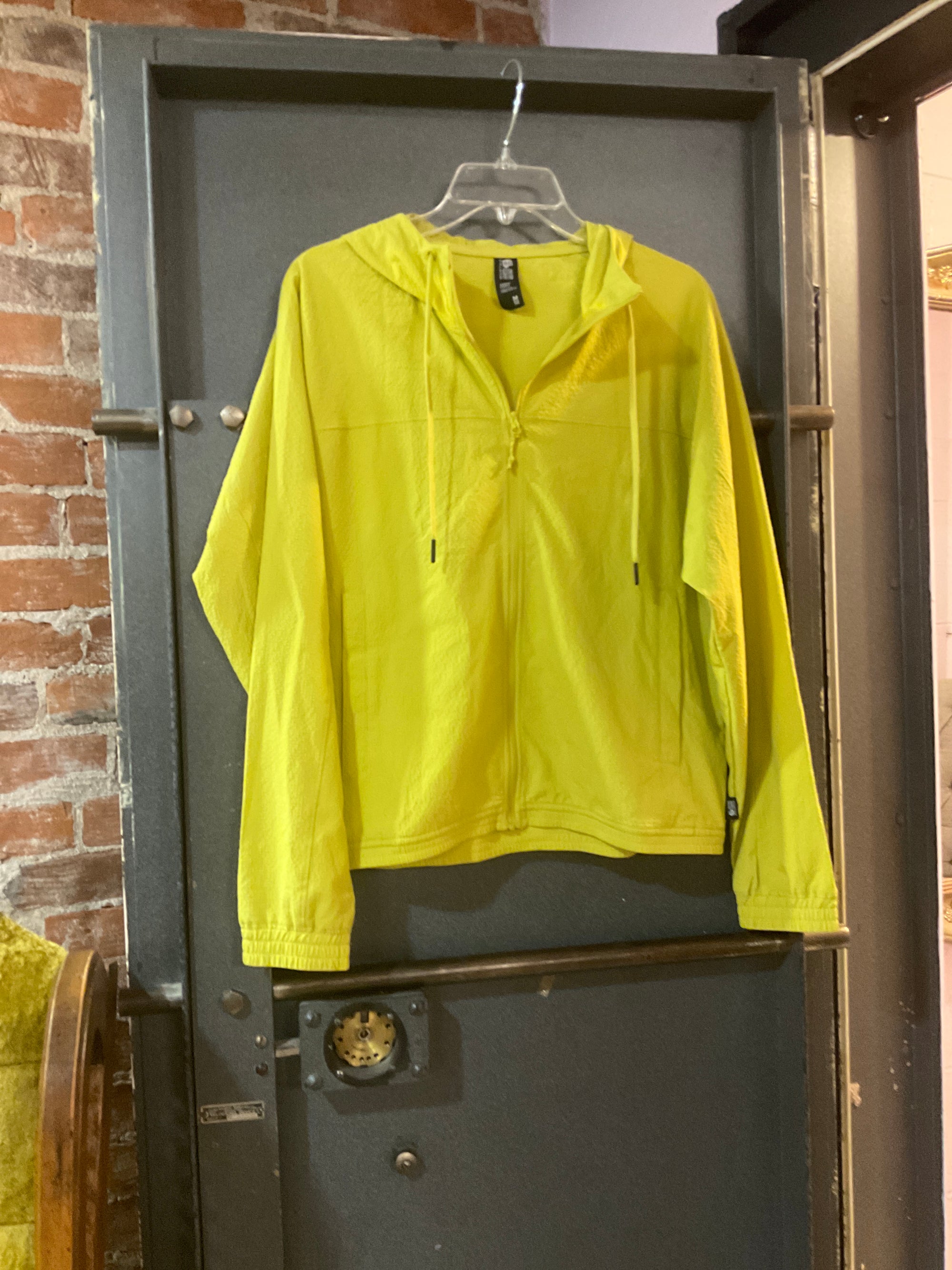 NEON YELLOW MOUNTAIN HARD WEAR JACKET M