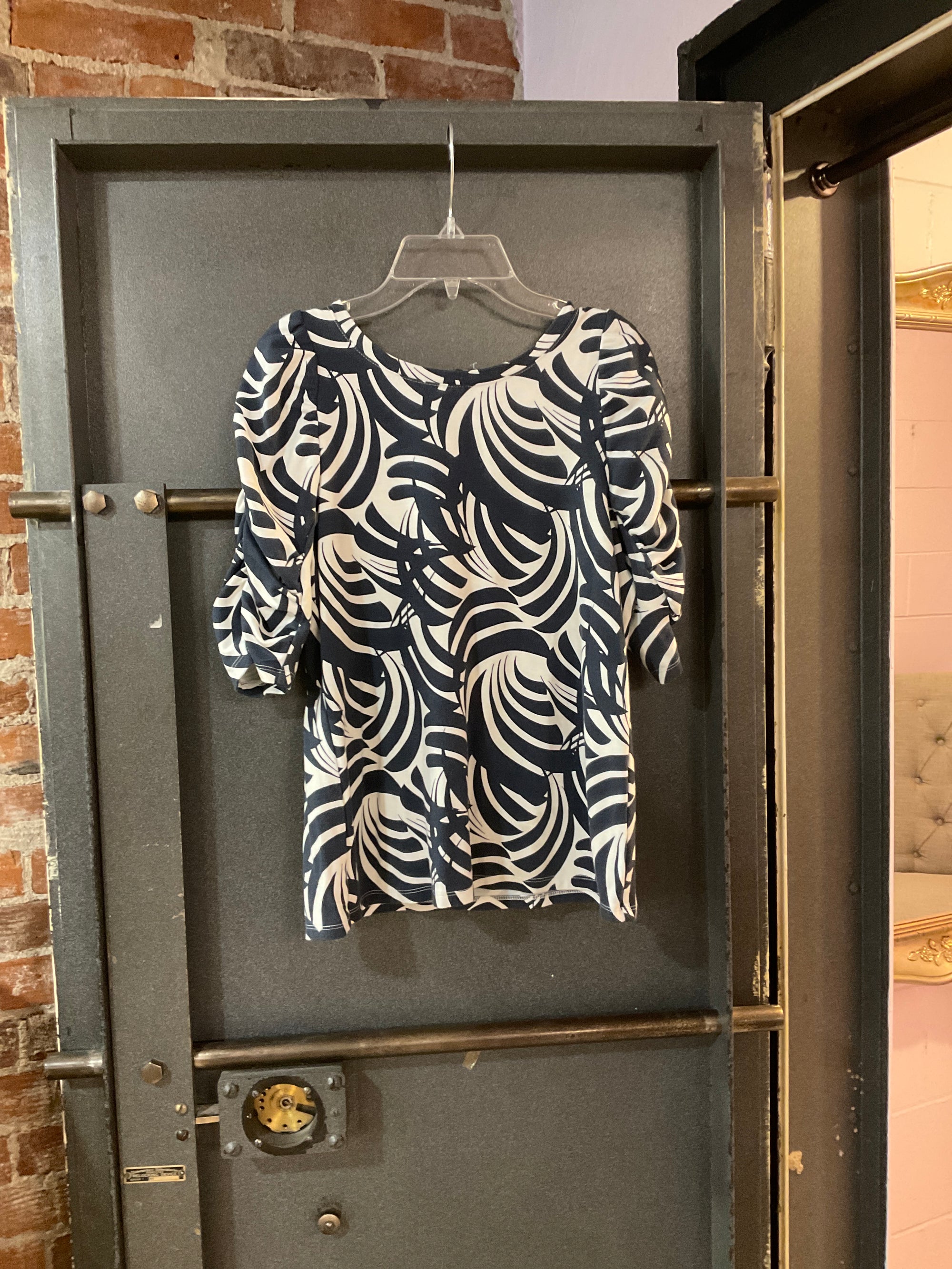 BLUE/WHITE PATTERN Worthington SHORT SLEEVE SHIRT M