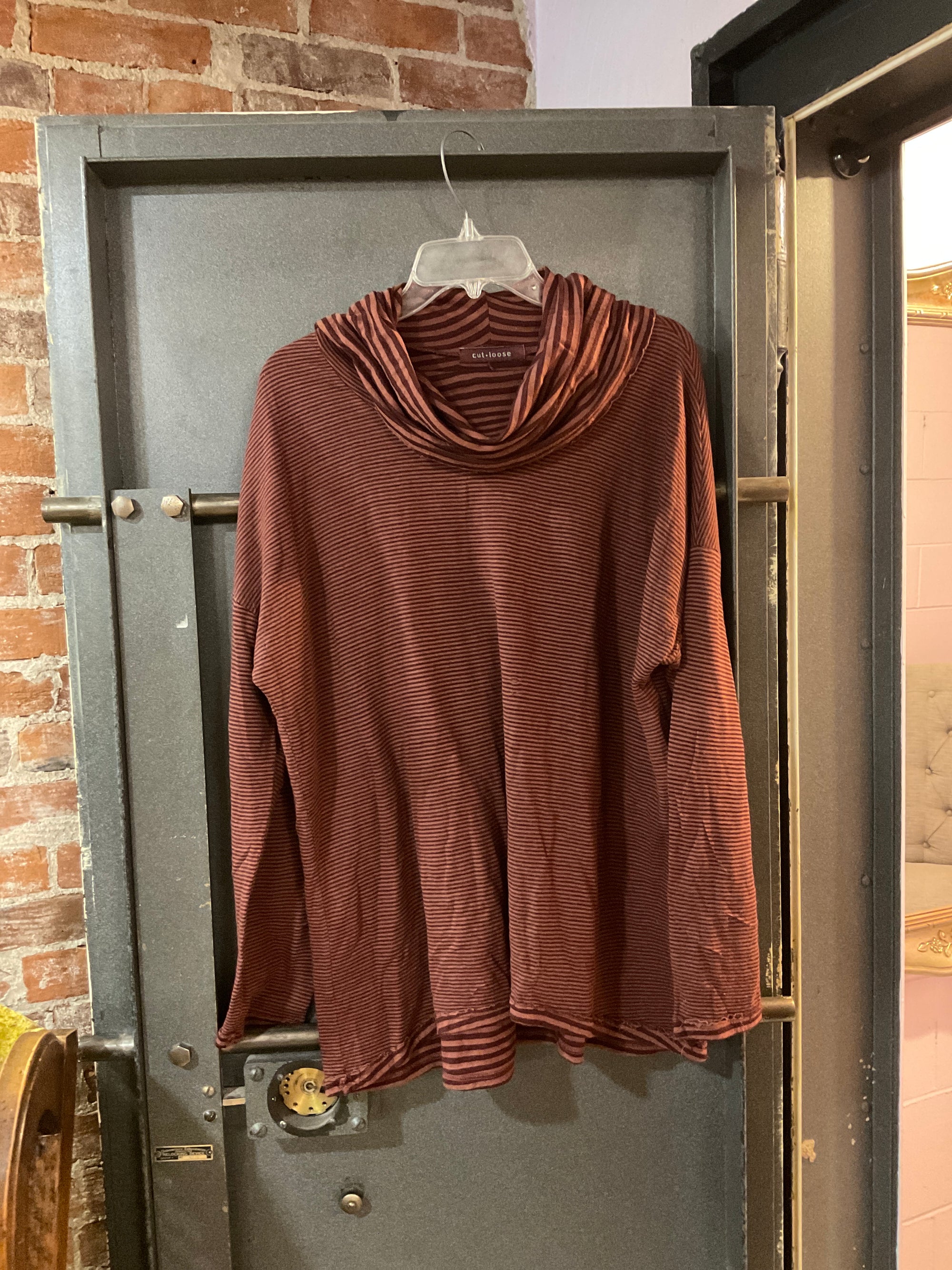 MAROON STRIPE CUT LOOSE LONG SLEEVE SHIRT L