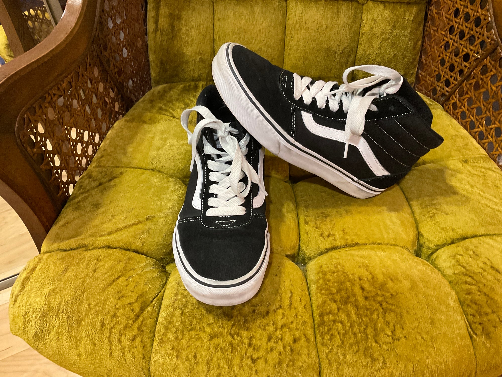 BLACK VANS SHOE 7.5