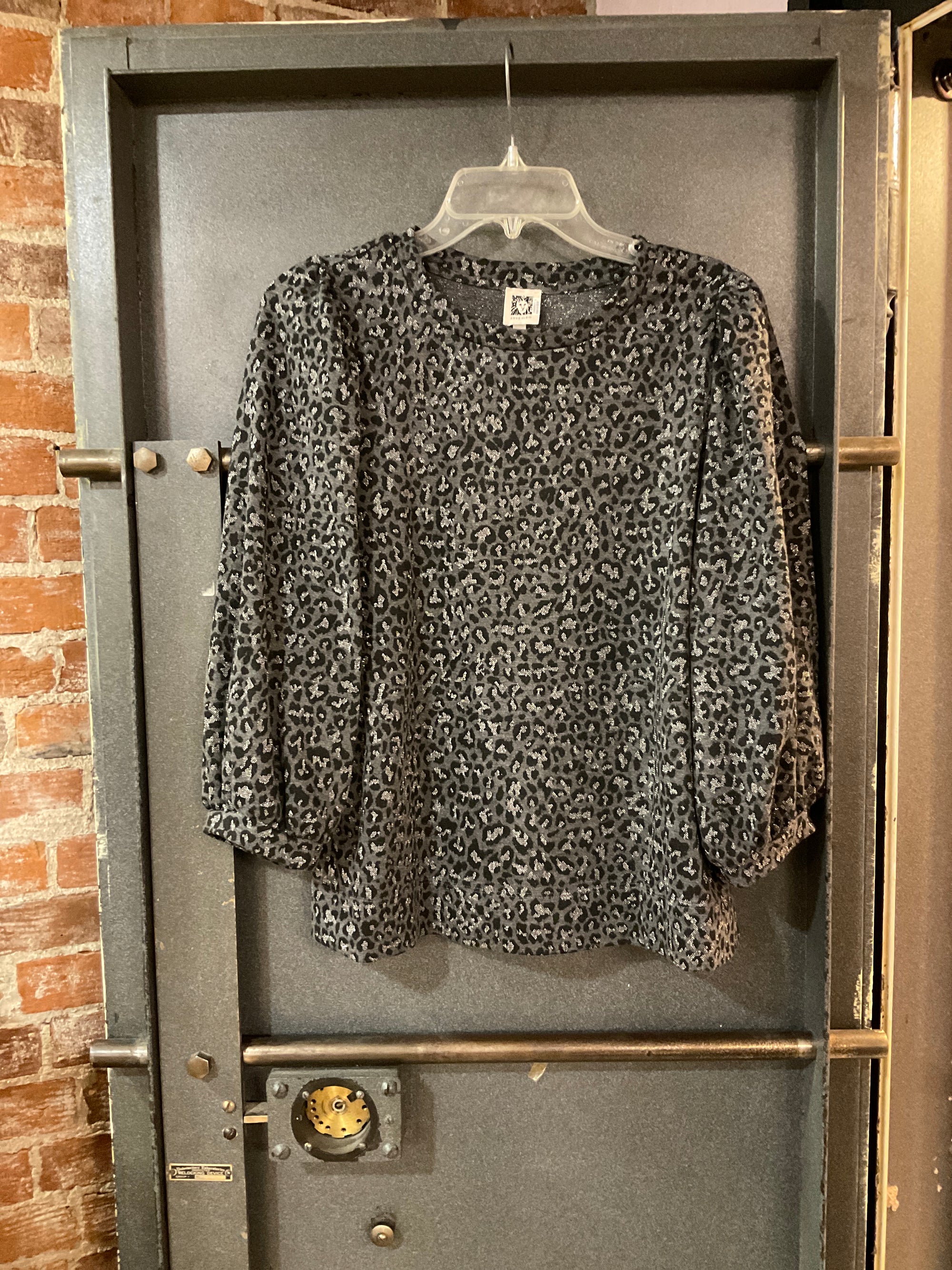 LEOPARD/BLACK ANNE KLEIN LONG SLEEVE SHIRT M