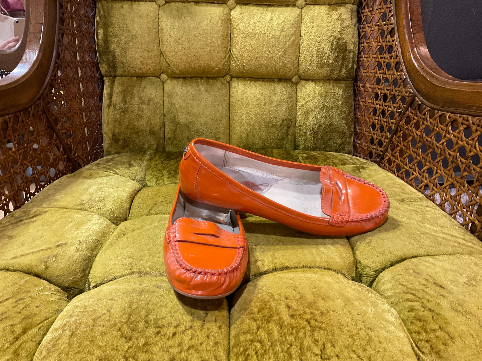 ORANGE MICHAEL KORS FLAT 7.5