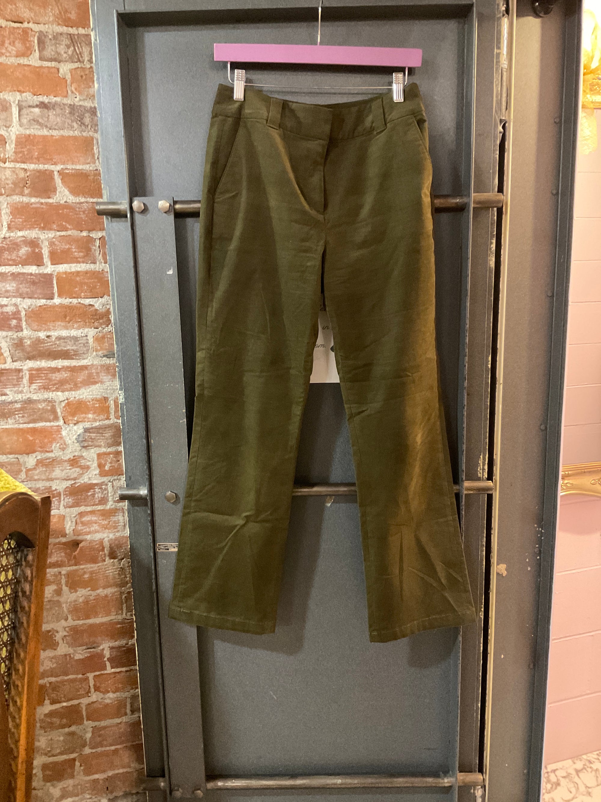 OLIVE WHITE HOUSE BLACK MARKET TROUSER 6