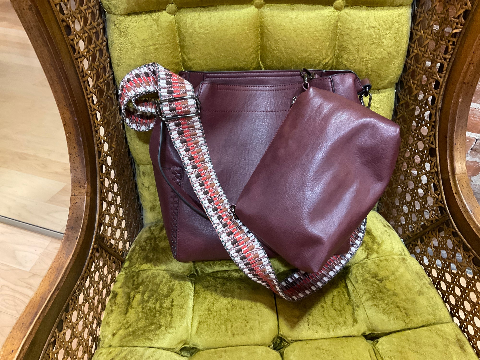 BURGUNDY JEN &amp; CO CROSSBODY/WALLET