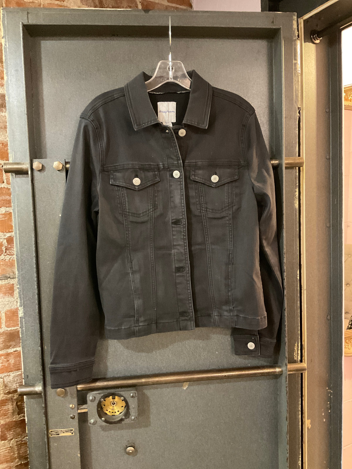 BLACK TOMMY BAHAMA EXCELLENT CONDITION S