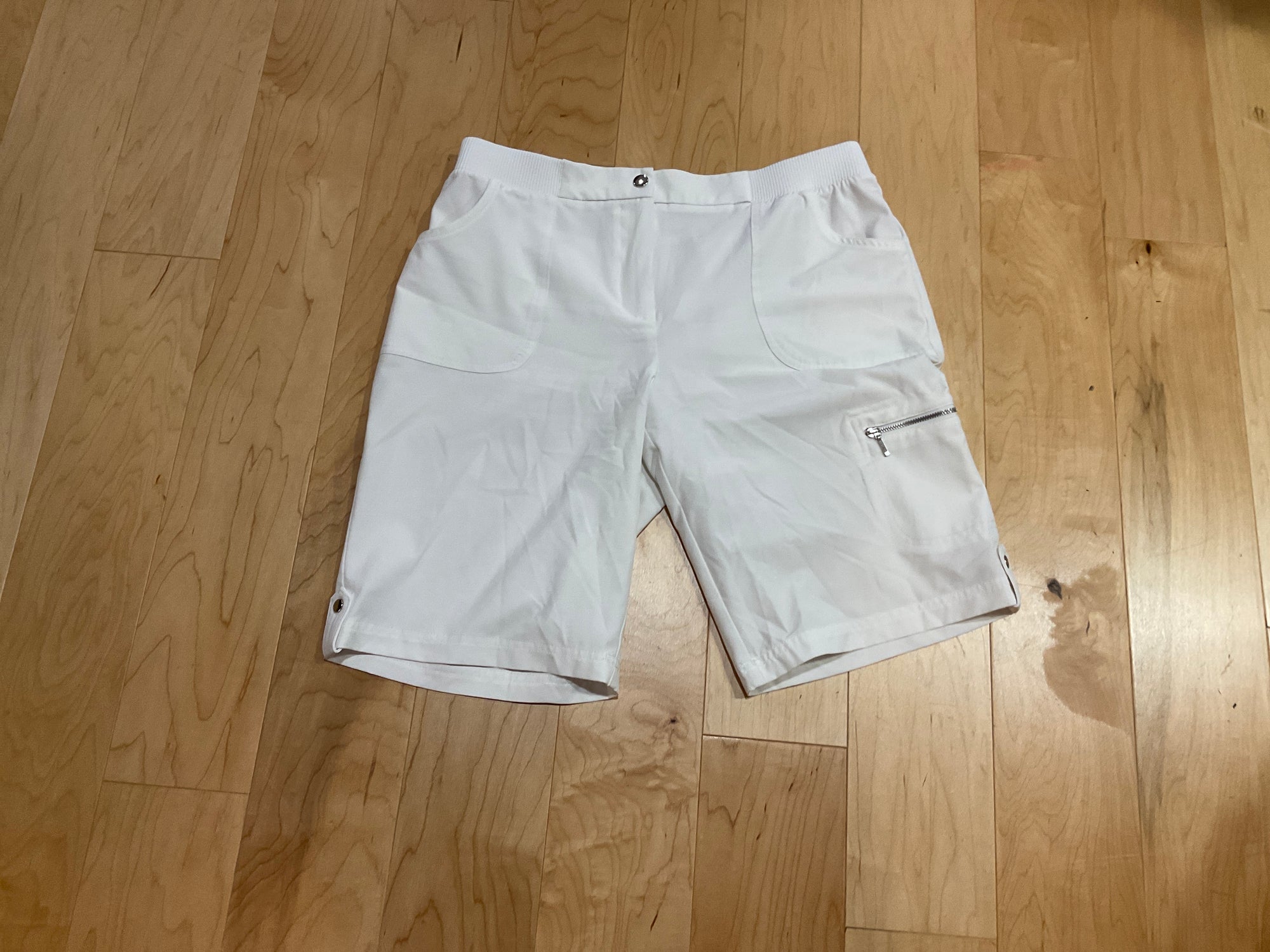 WHITE CHICOS SHORTS 8-10