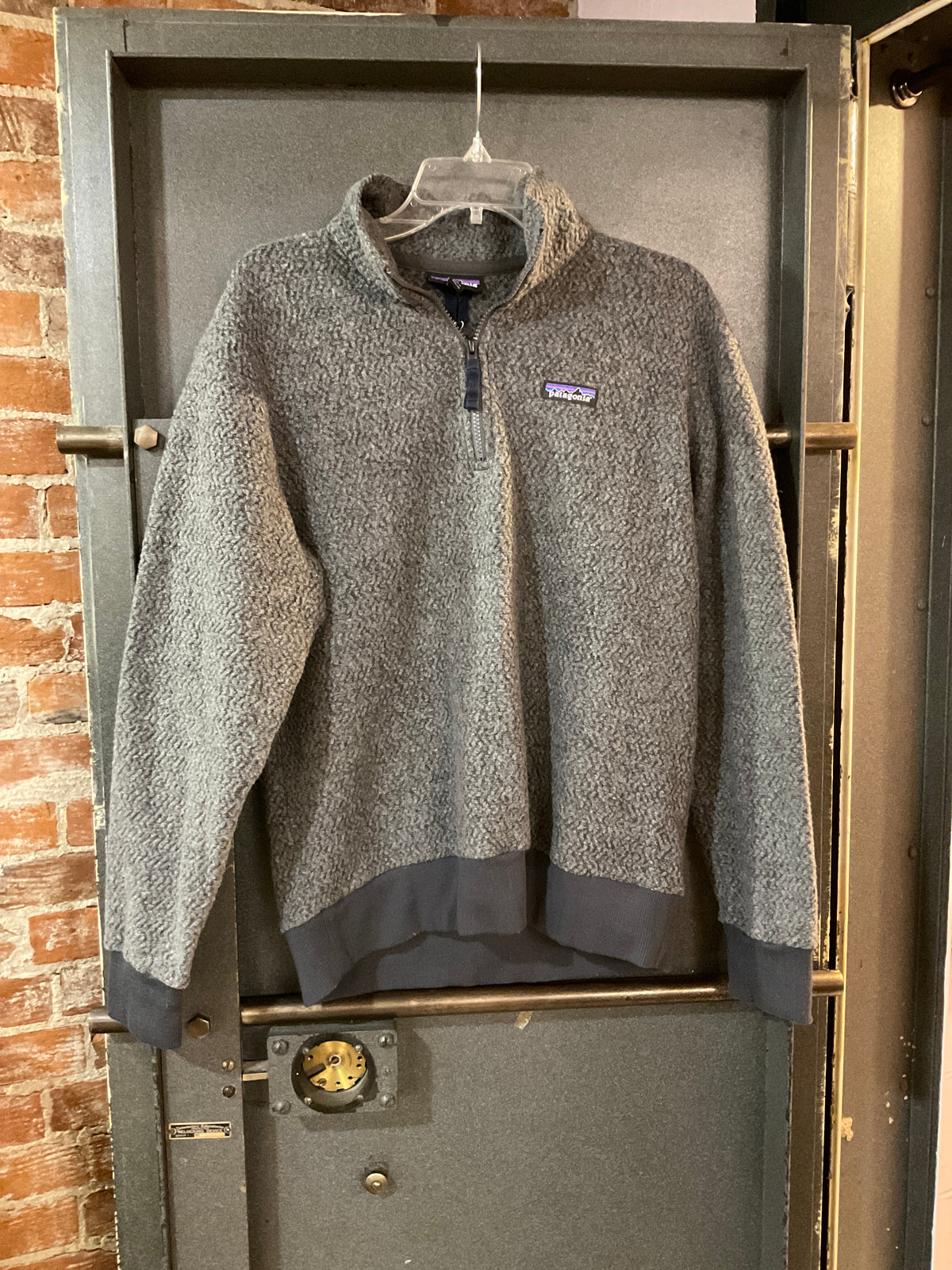 GREY PATAGONIA SWEATER M