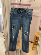 Load image into Gallery viewer, {{Client Code}} DENIM KUT JEANS, 6
