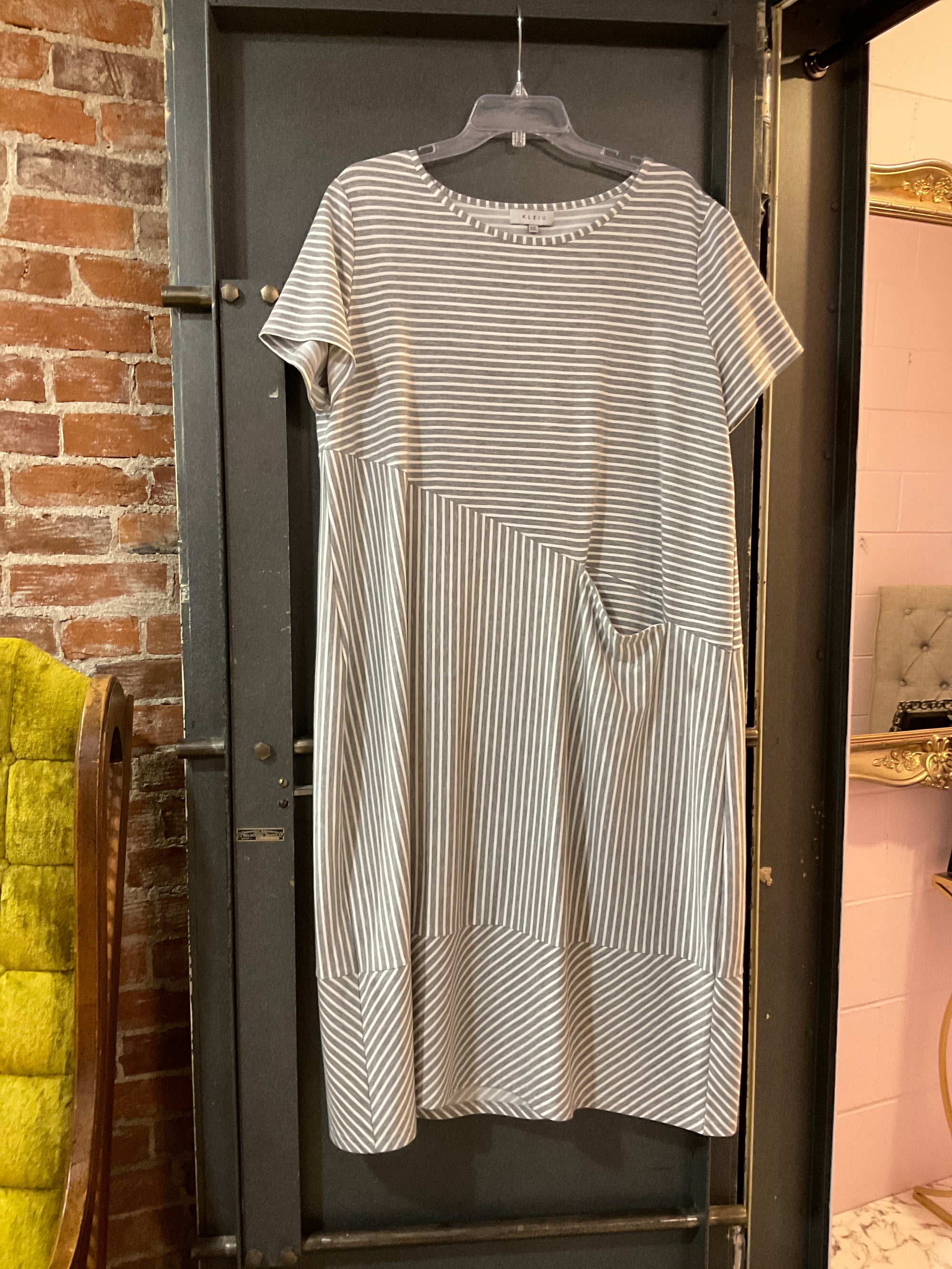 GRAY/WHITE STRIPE KLEIO DRESS XXL