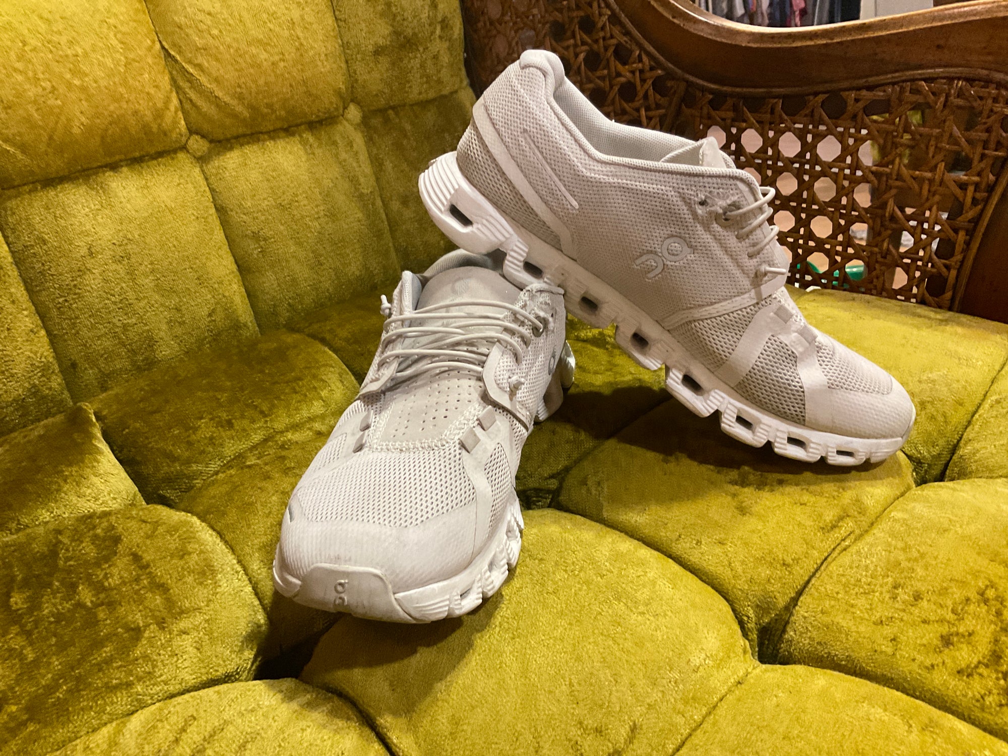 CREAM ON CLOUD SHOE 7
