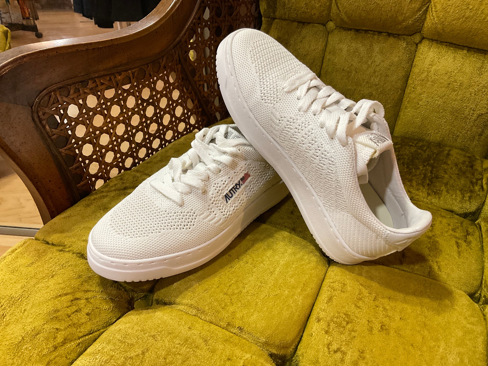 WHITE AUTRY SHOE 7