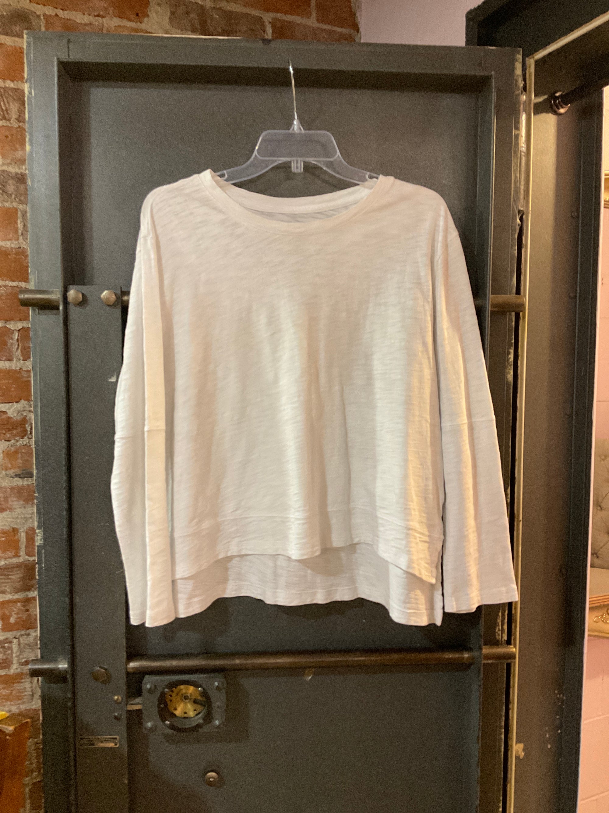 WHITE HABITAT LONG SLEEVE SHIRT L