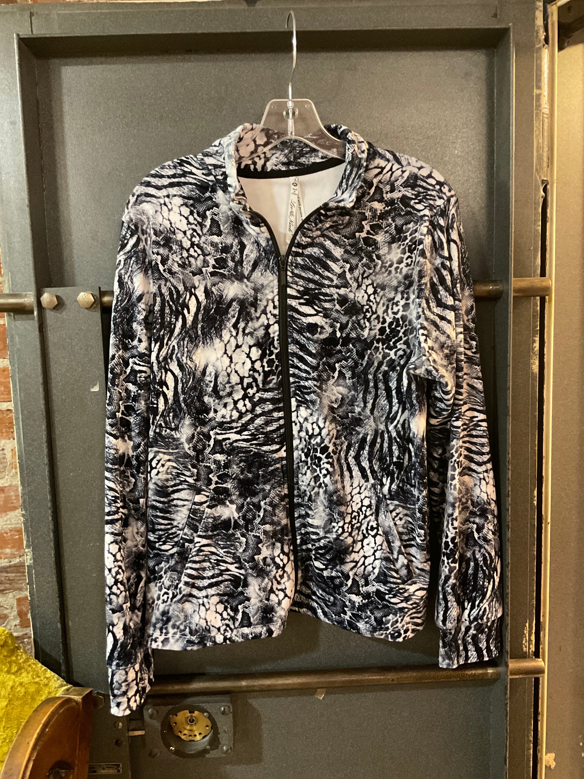 BLACK/WHITE PATTERN LEO AND NICOLE JACKET M