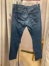 Load image into Gallery viewer, {{Client Code}} DENIM J BRAND JEANS, 28
