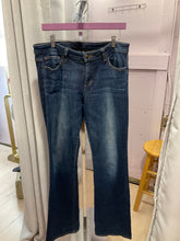 Load image into Gallery viewer, {{Client Code}} DARK DENIM JOES JEANS, 32
