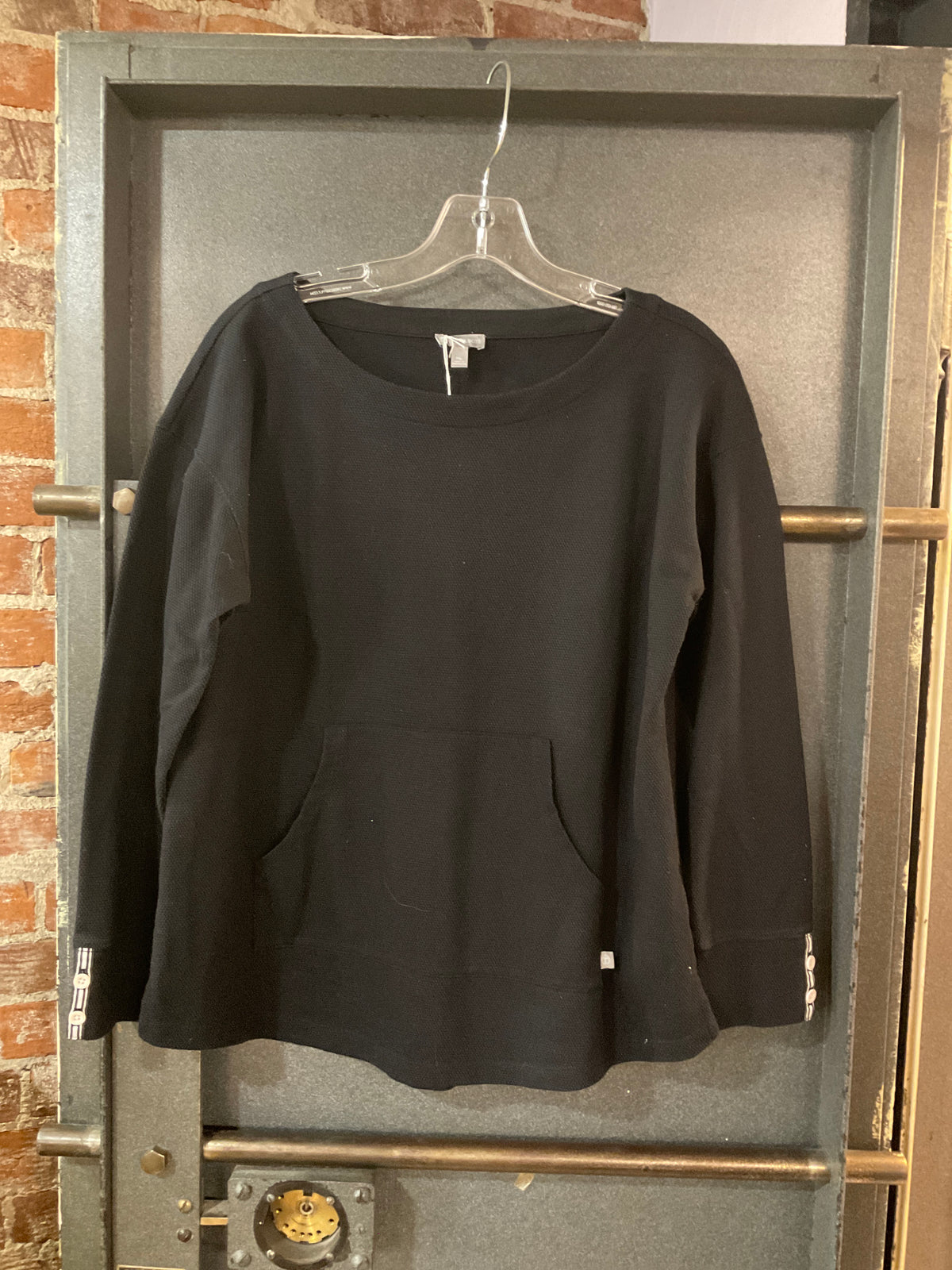 BLACK T BY TALBOT BLACK FRONT POCKET LONG SLEEVE SHIRT M