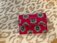 Load image into Gallery viewer, {{ClientCode}} PINK MULTI VERA BRADLEY WALLET
