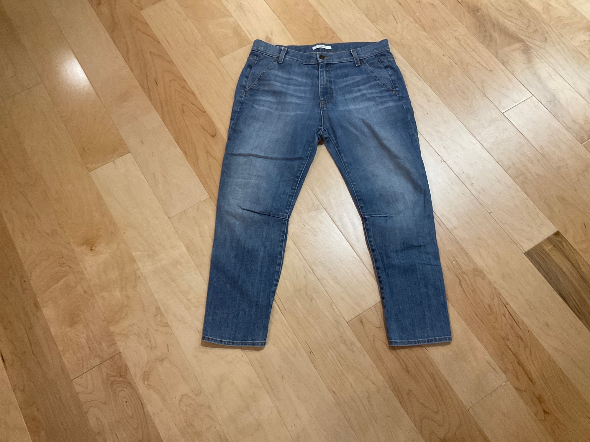 LIGHT WASH FIDELITY DENIM 6