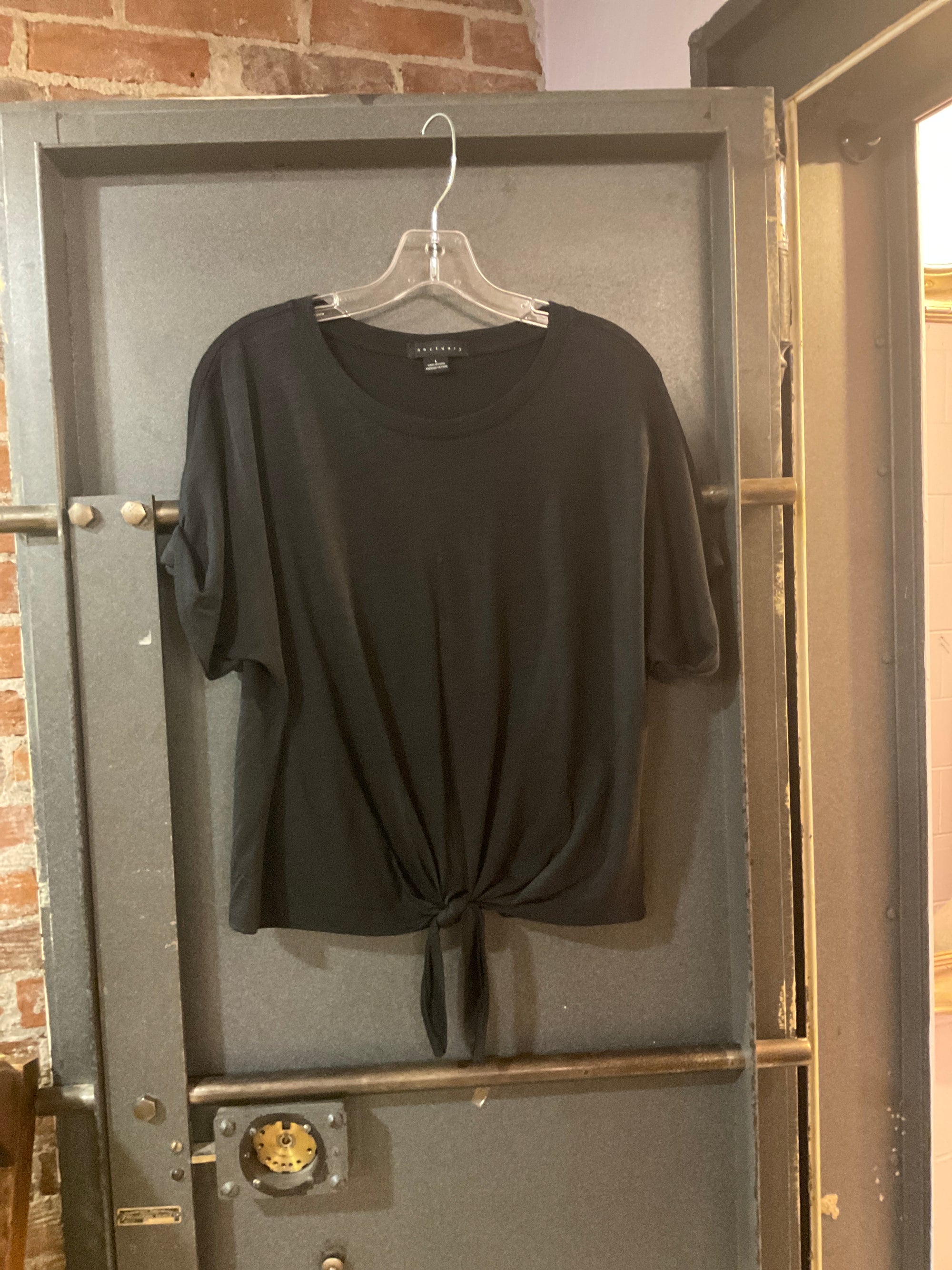 BLACK SANCTUARY SHORT SLEEVE SHIRT L