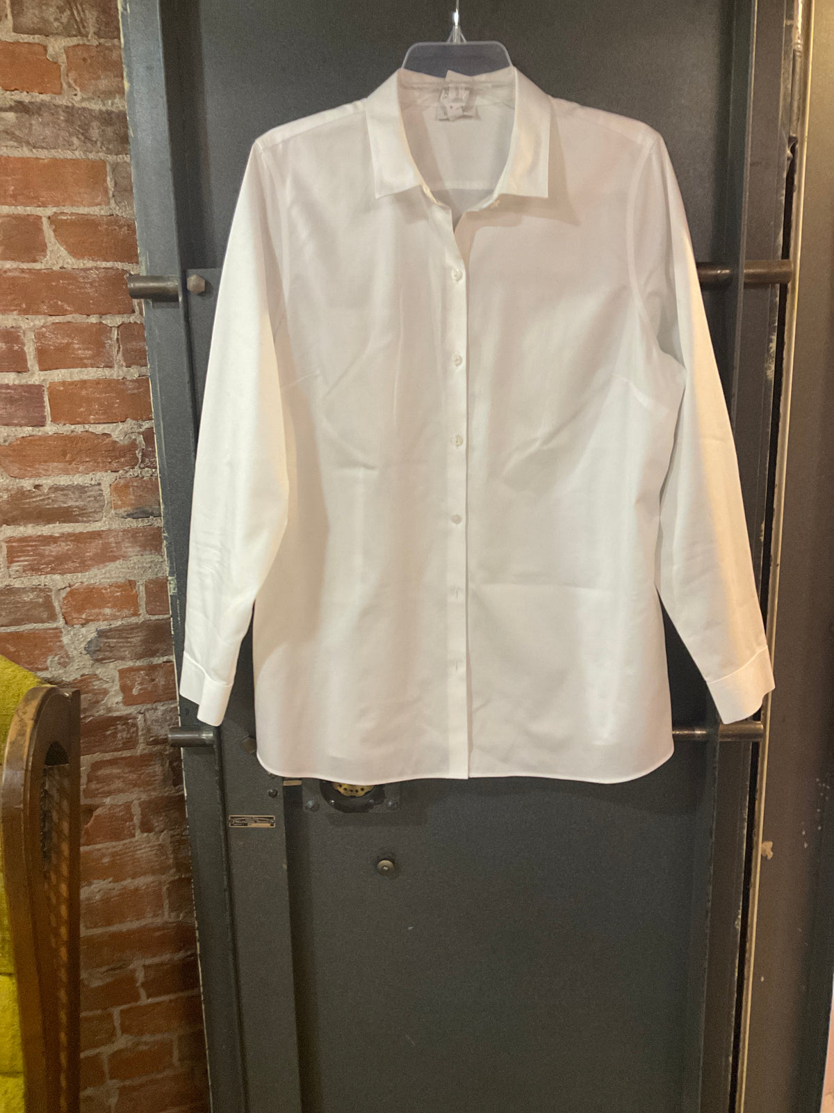 WHITE J JILL BUTTON UP LONG SLEEVE SHIRT L