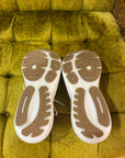 WHITE/BLACK BROOKS SHOE 9