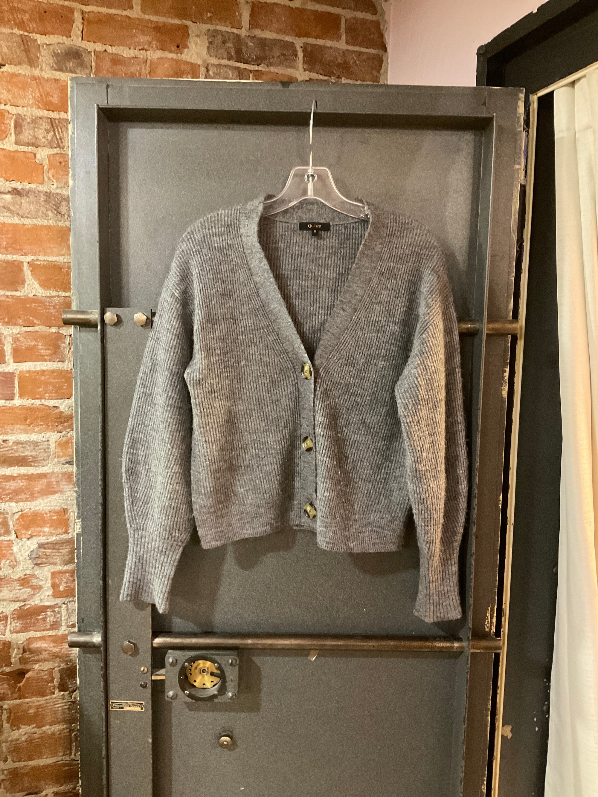 GREY QUINCE SWEATER S