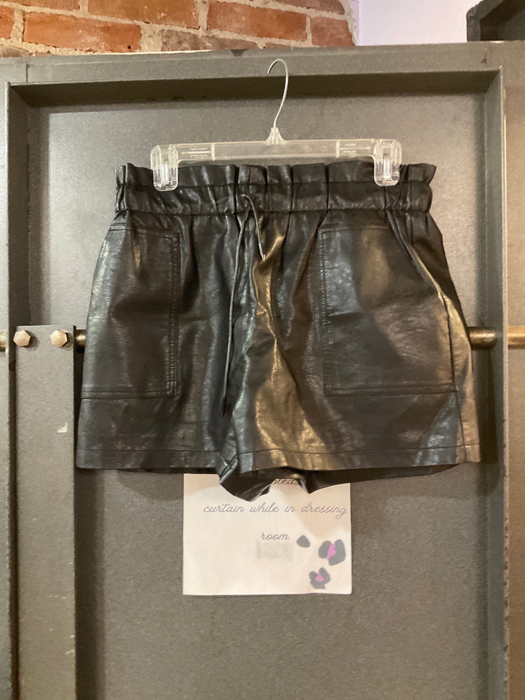 BLACK UNKNOWN SHORTS XL
