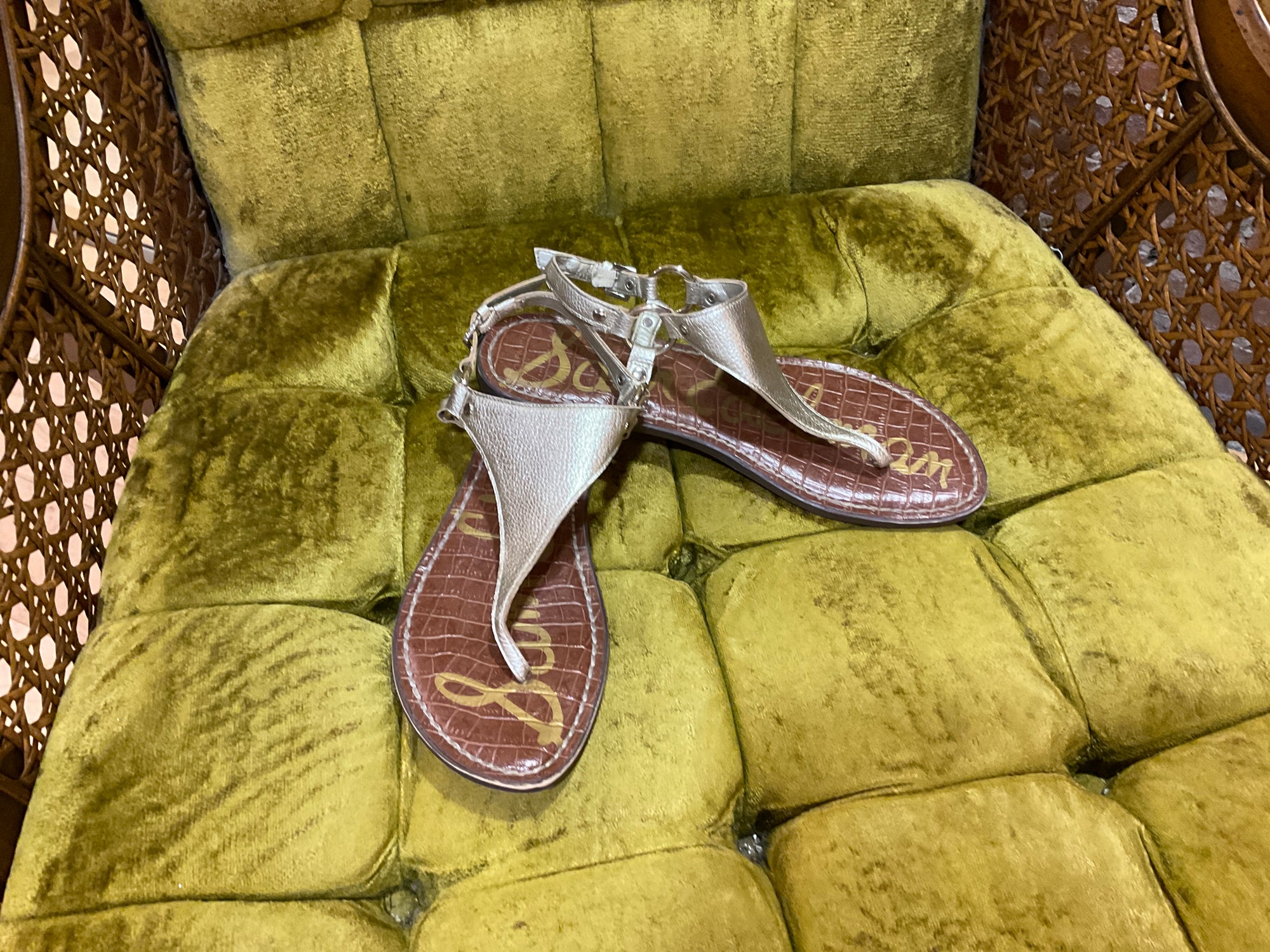 GOLD SAM EDELMAN SANDAL 7.5