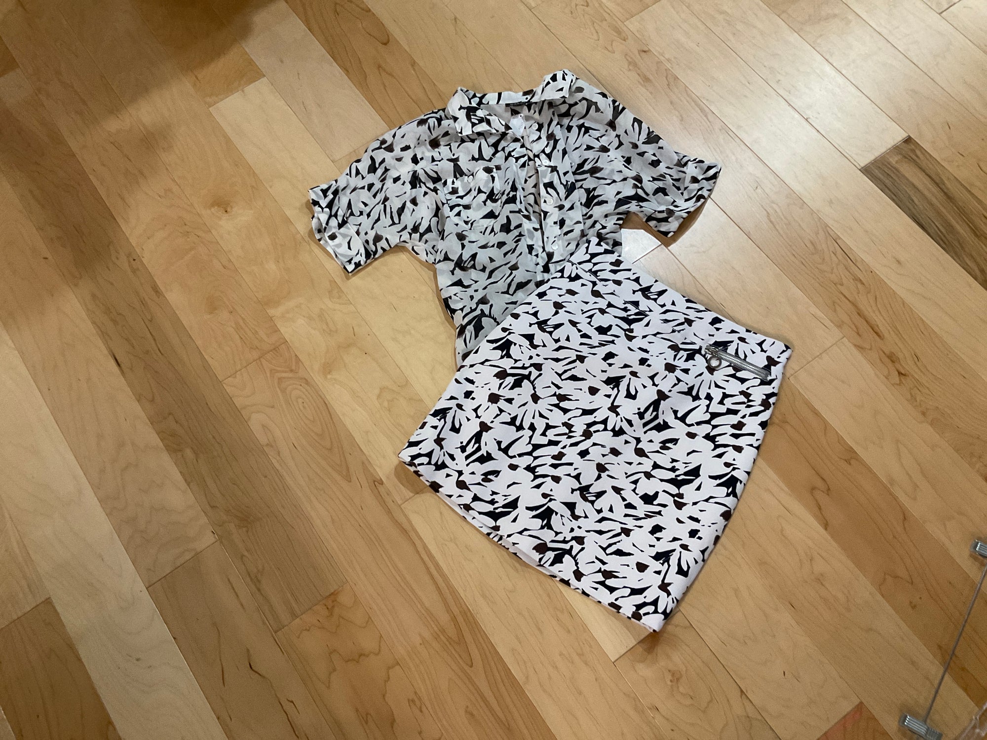 Black/brown pattern WORTH NEW YORK SUIT S