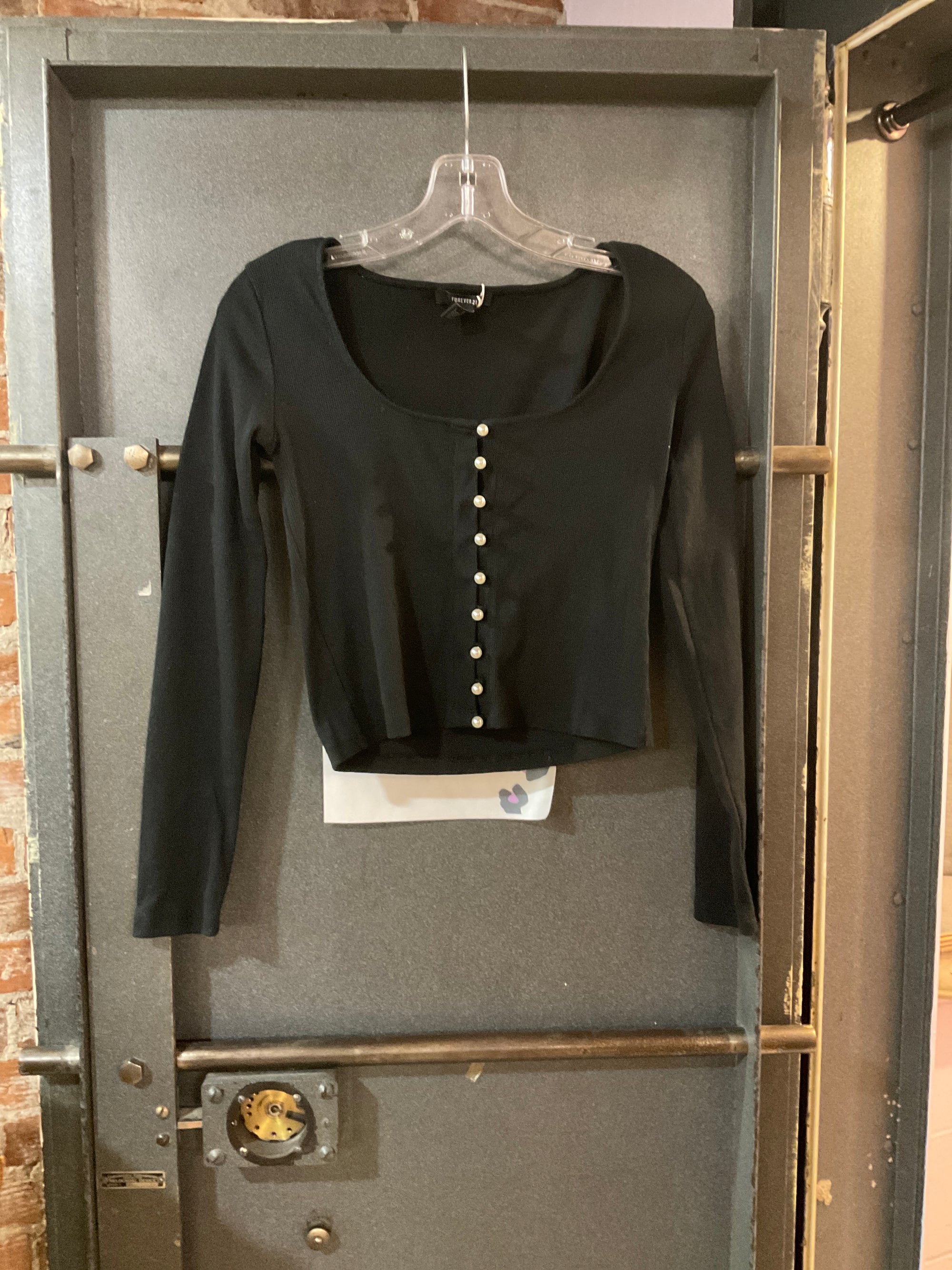 BLACK FOREVER 21 LONG SLEEVE SHIRT M