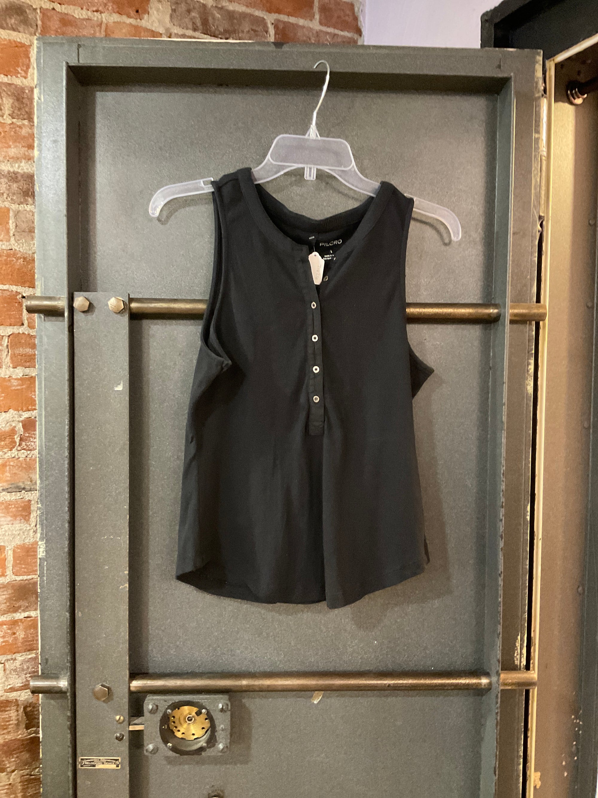BLACK PILCRO TANK TOP L